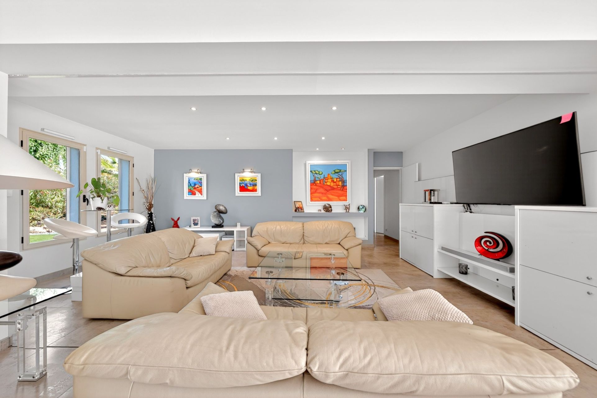 villa 8 Rooms for sale on MOUANS SARTOUX (06370)
