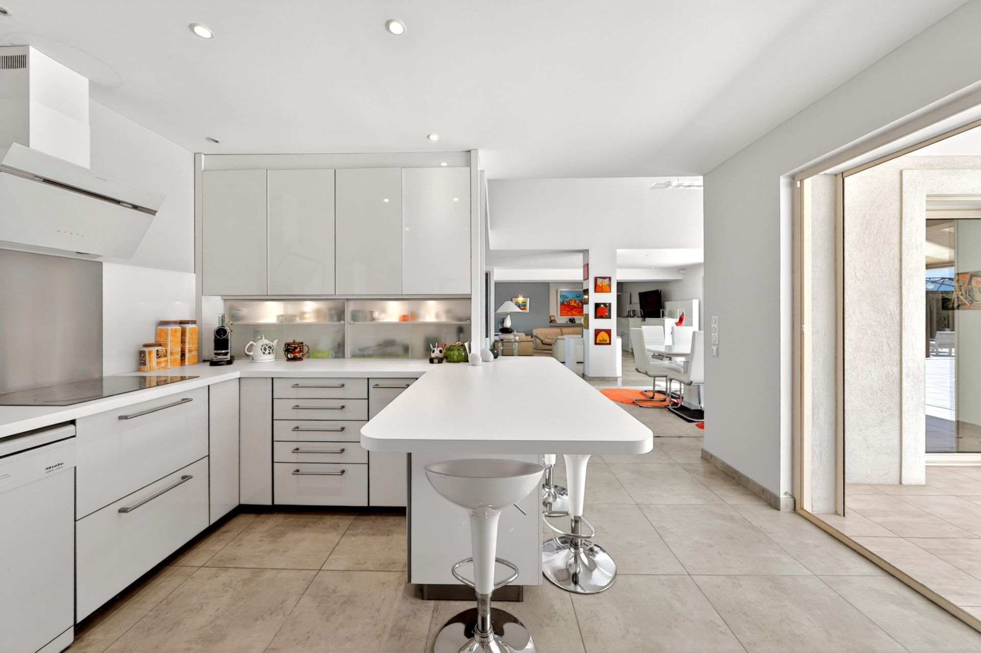 villa 8 Rooms for sale on MOUANS SARTOUX (06370)