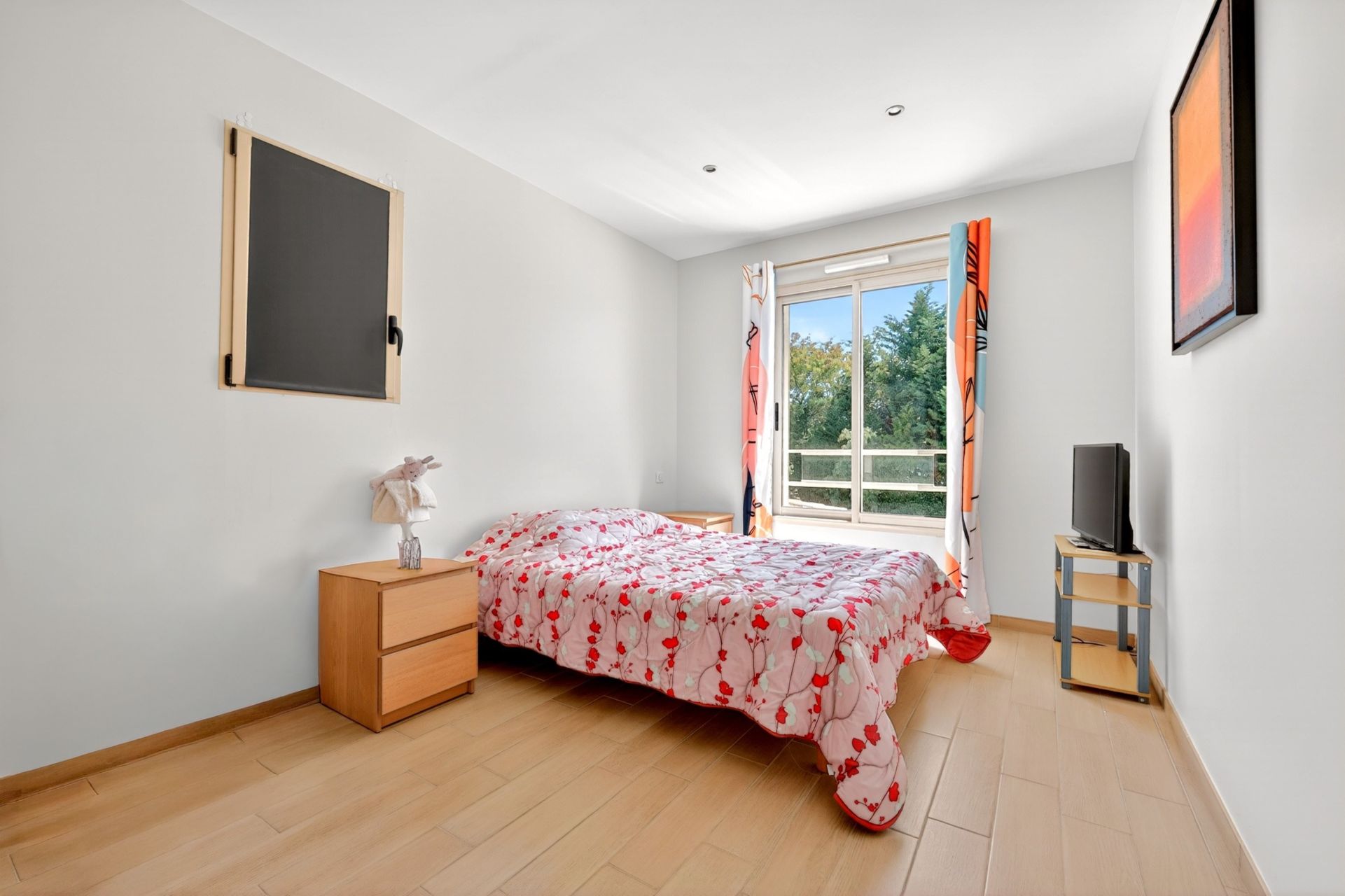 villa 8 Rooms for sale on MOUANS SARTOUX (06370)