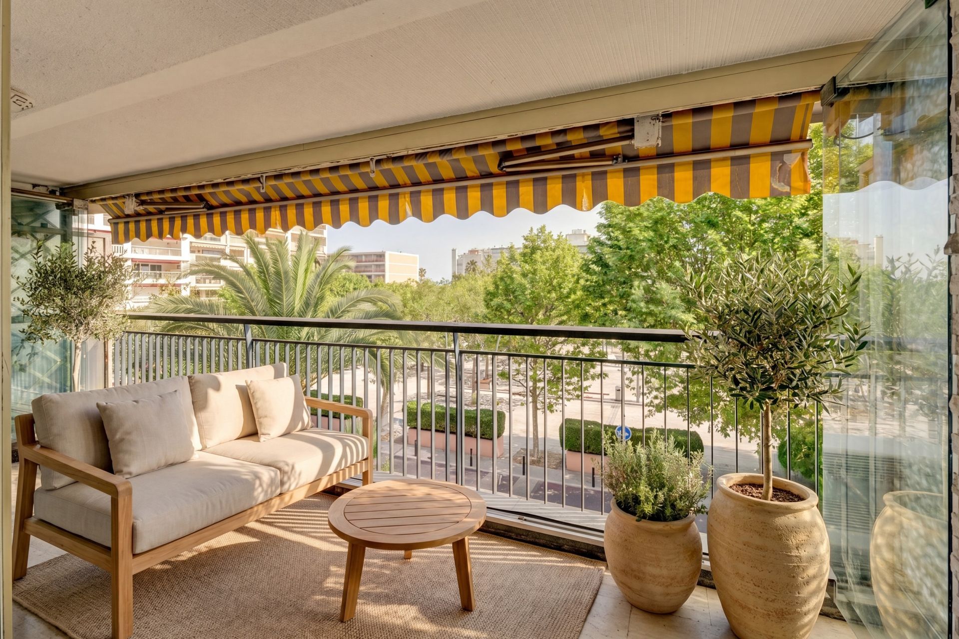 apartment 3 Rooms for sale on CANNES (06400)