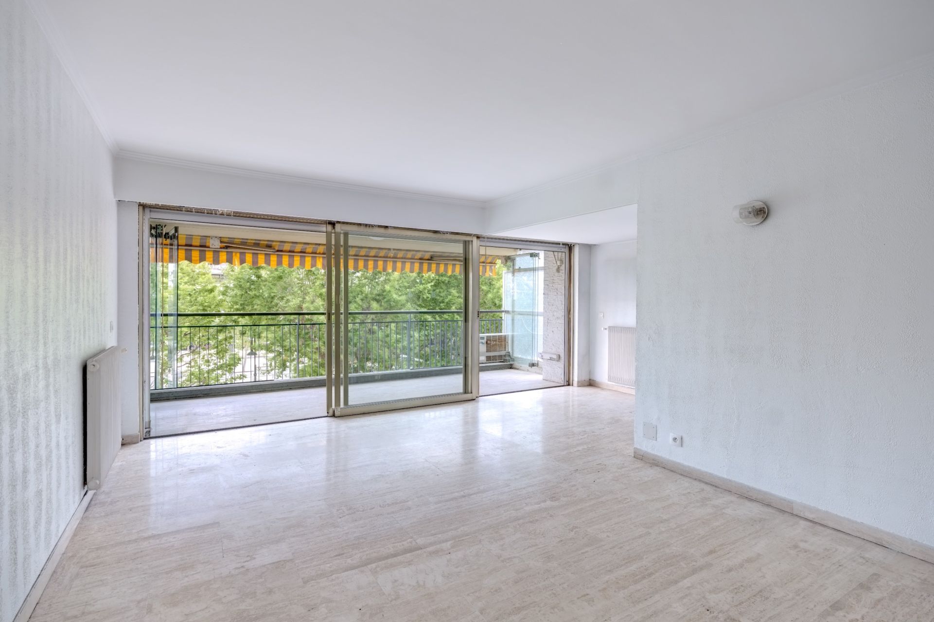 apartment 3 Rooms for sale on CANNES (06400)