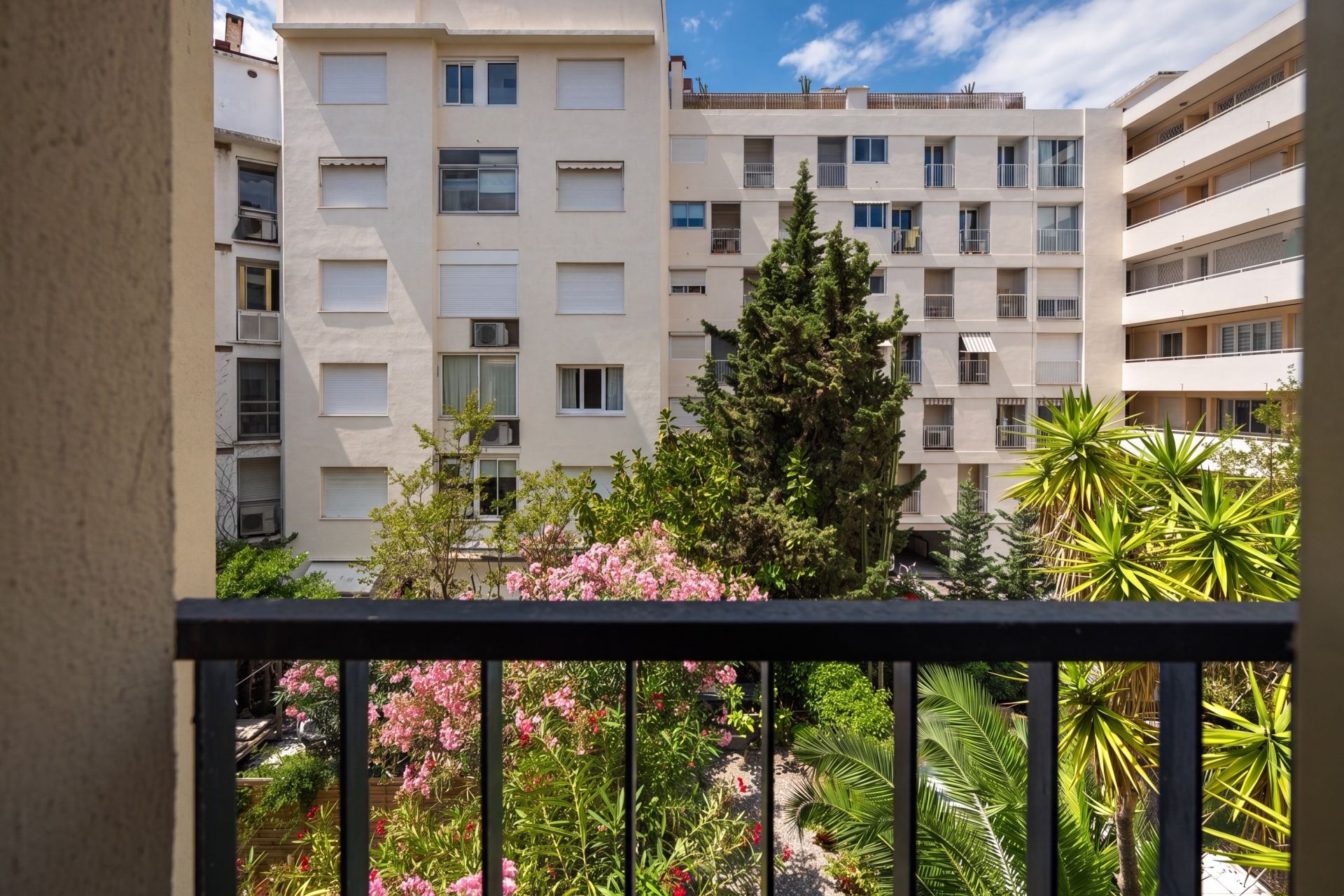 apartment 3 Rooms for sale on CANNES (06400)