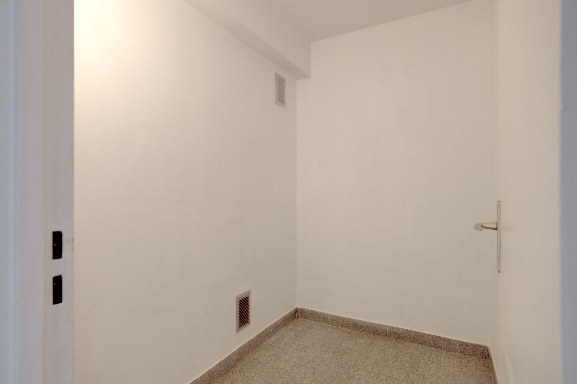 apartment 3 Rooms for sale on CANNES (06400)