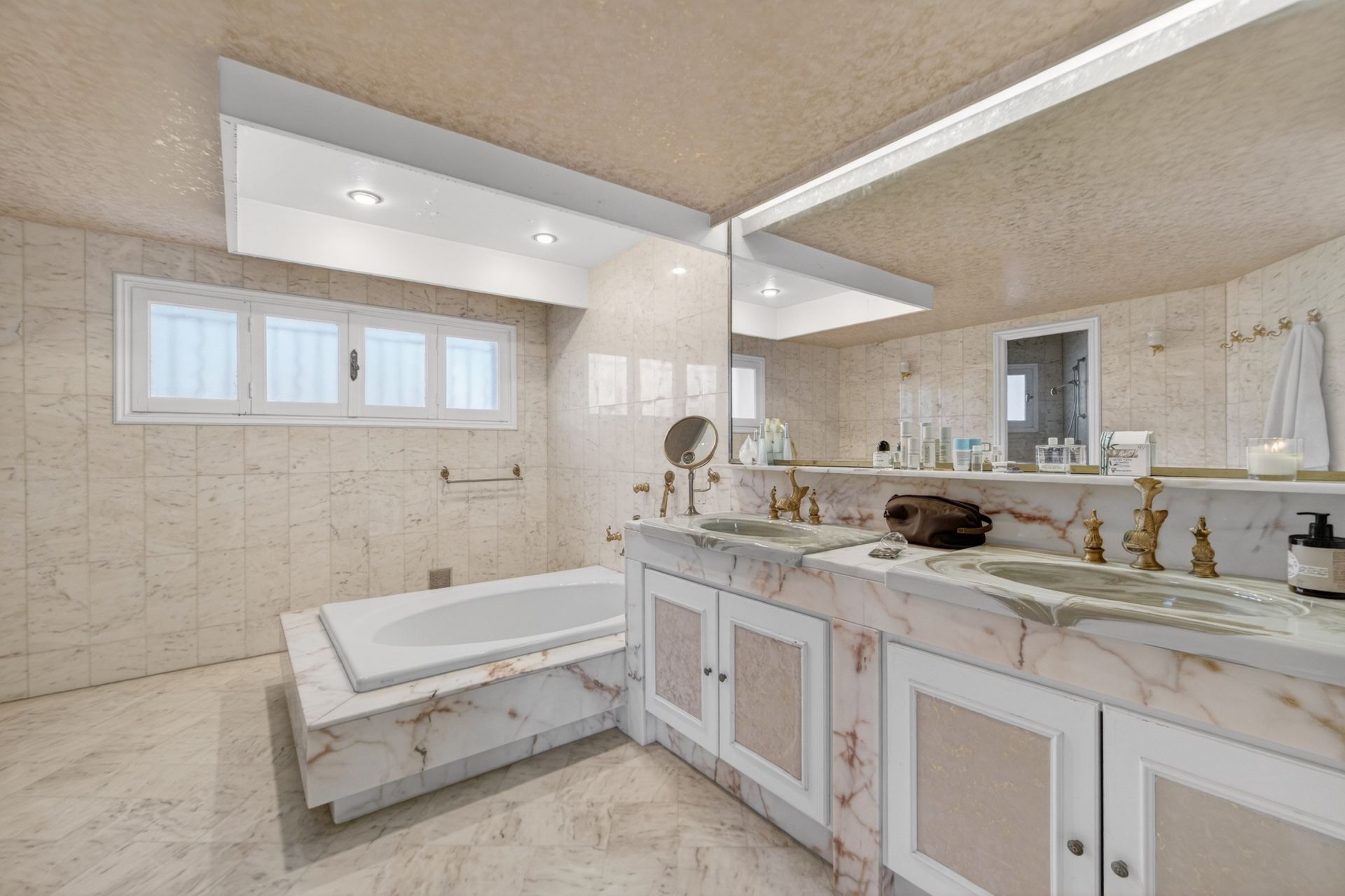villa 10 Pièces en vente sur MOUGINS (06250)