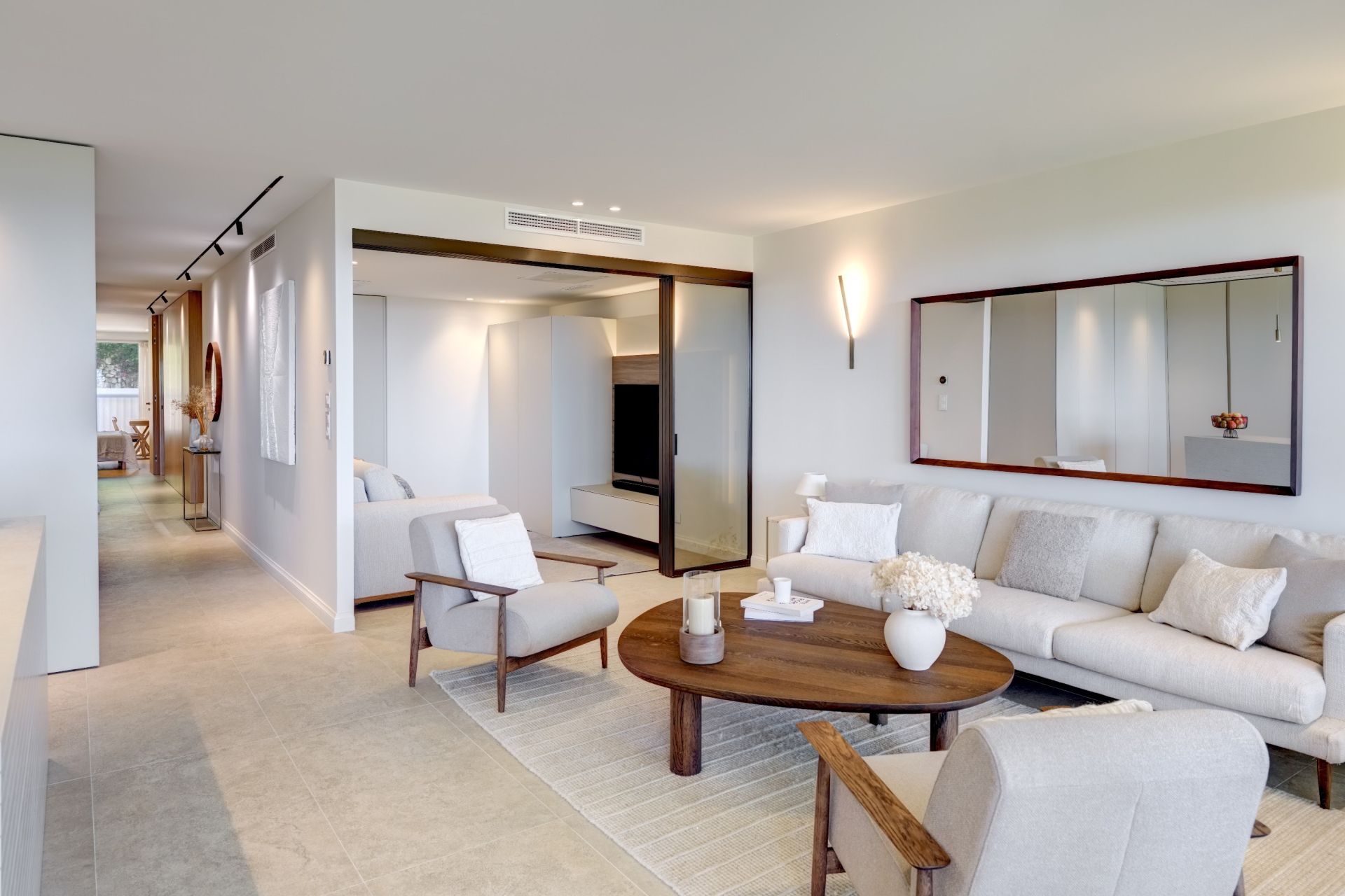 apartment 4 Rooms for sale on CANNES (06400)