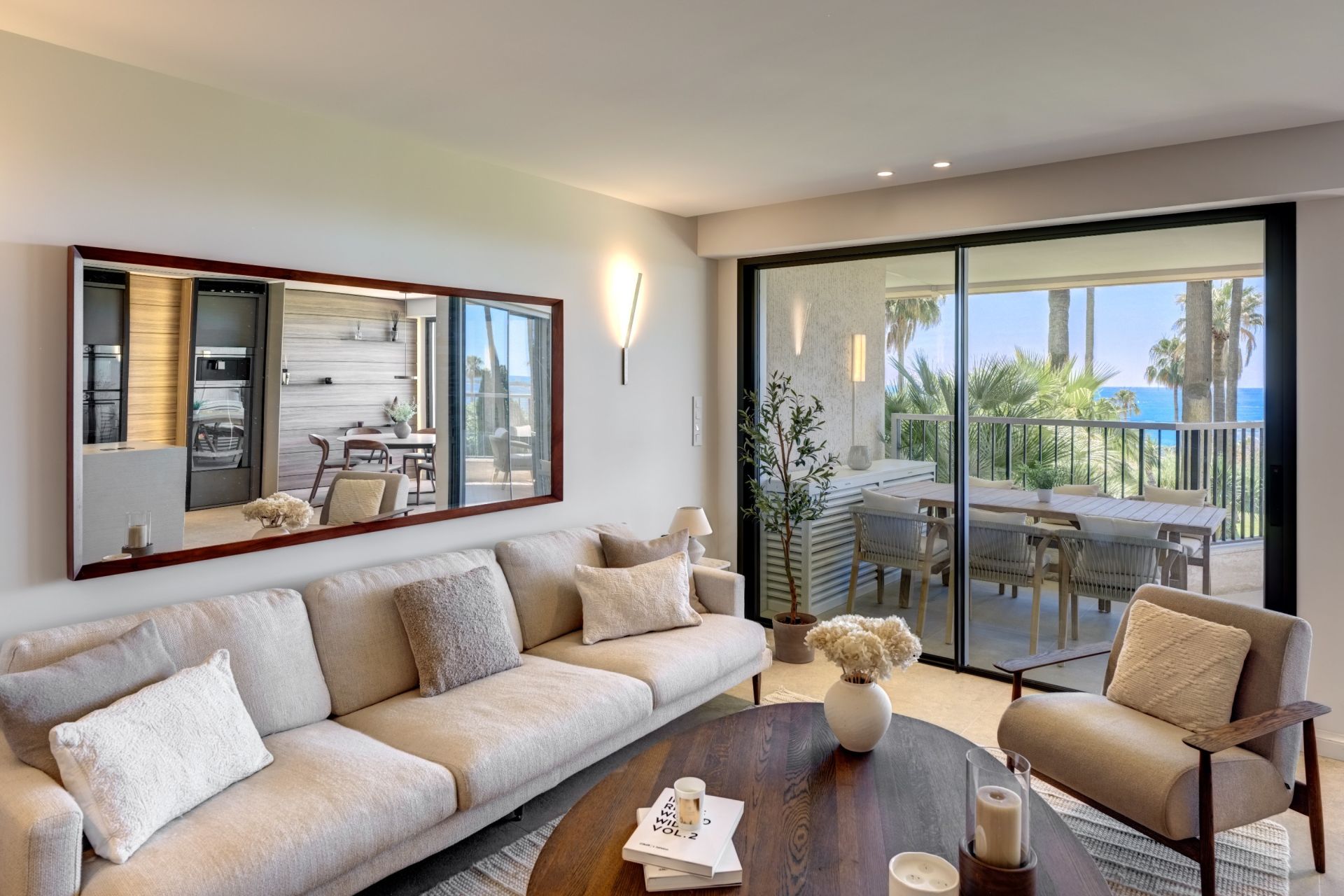 apartment 4 Rooms for sale on CANNES (06400)