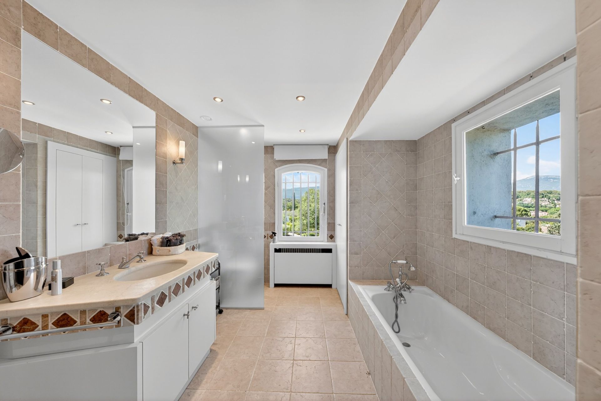 villa 11 Pièces en vente sur VALBONNE (06560)