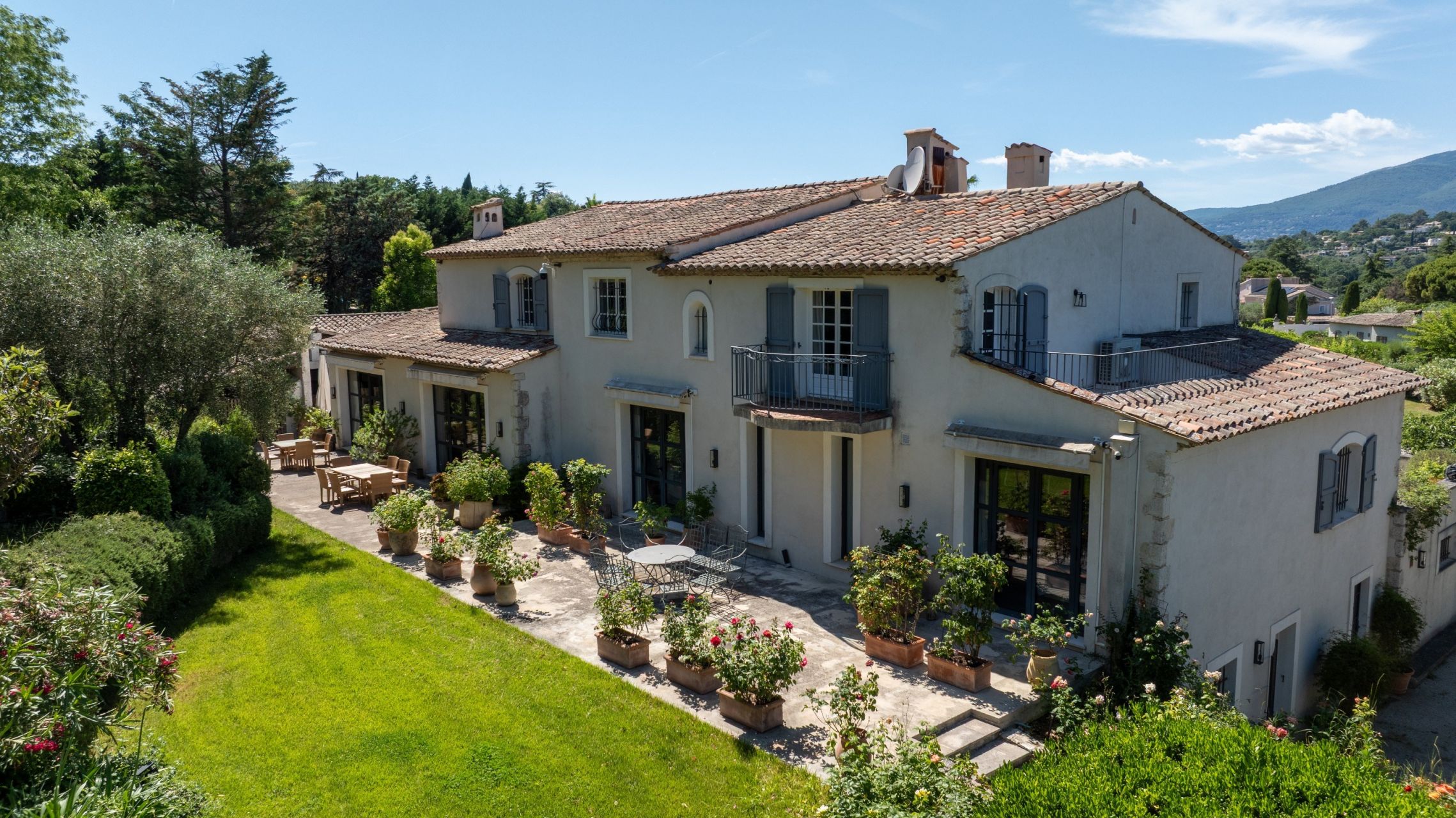 villa 11 Pièces en vente sur VALBONNE (06560)