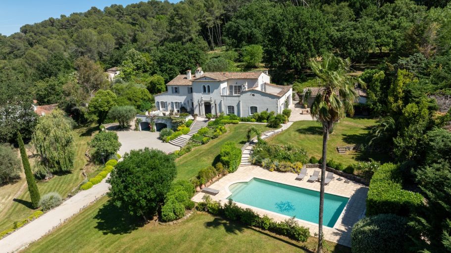 villa 11 Pièces en vente sur VALBONNE (06560)