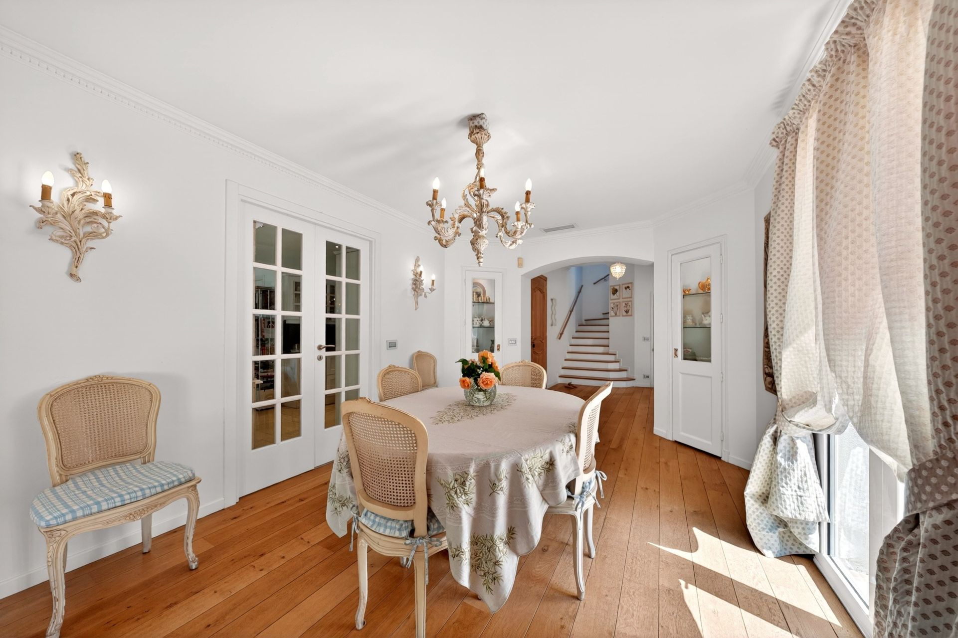 villa 9 Pièces en vente sur MOUANS SARTOUX (06370)