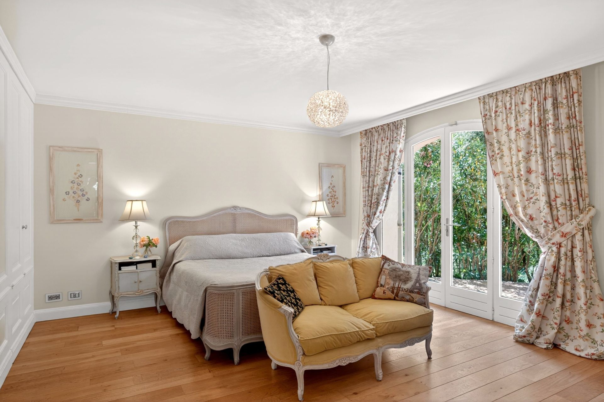 villa 9 Pièces en vente sur MOUANS SARTOUX (06370)