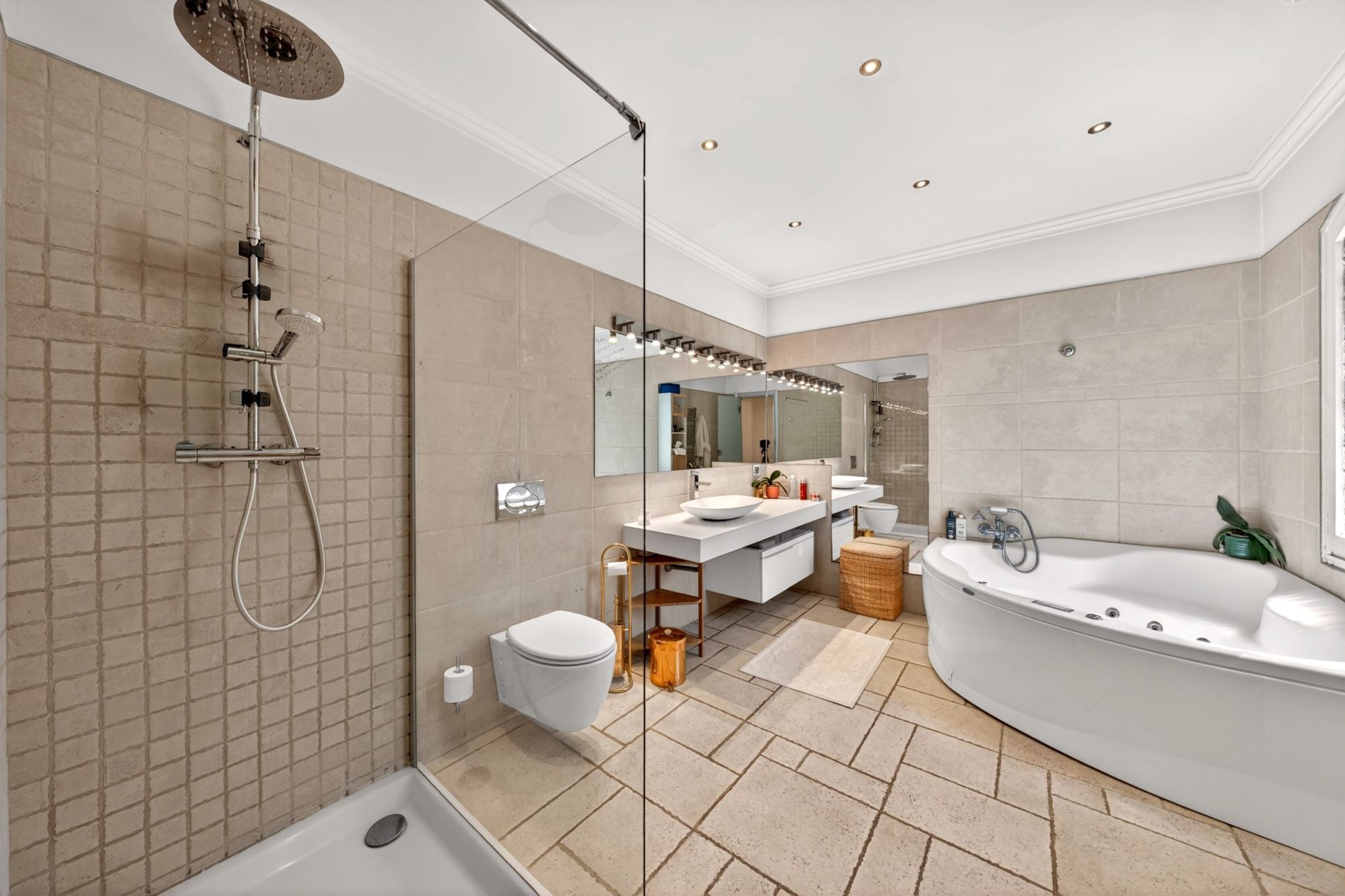villa 9 Pièces en vente sur MOUANS SARTOUX (06370)