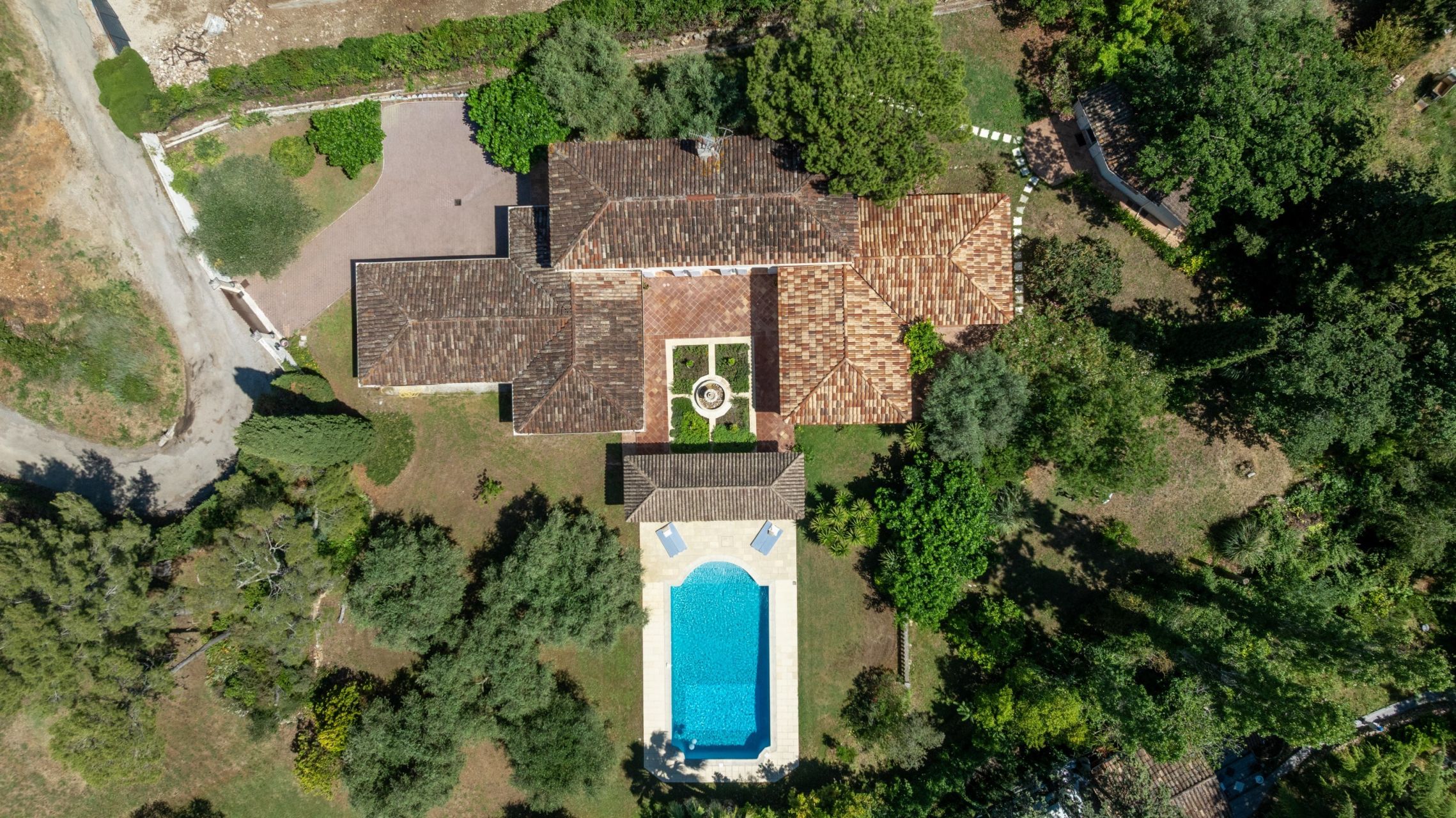 villa 9 Pièces en vente sur MOUANS SARTOUX (06370)