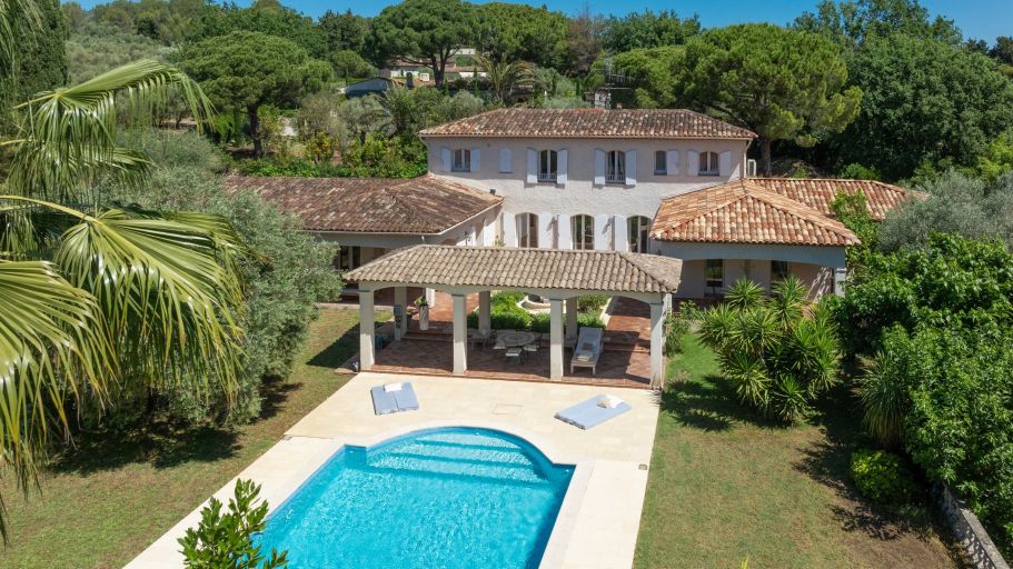 villa 9 Pièces en vente sur MOUANS SARTOUX (06370)
