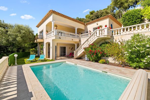 Vente Bastide Cagnes-sur-Mer 5&nbsp;Pièces 200&nbsp;m²