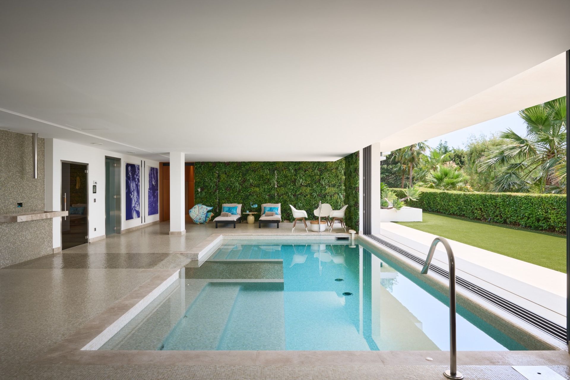 architect's house 14 Rooms for sale on CANNES (06400)