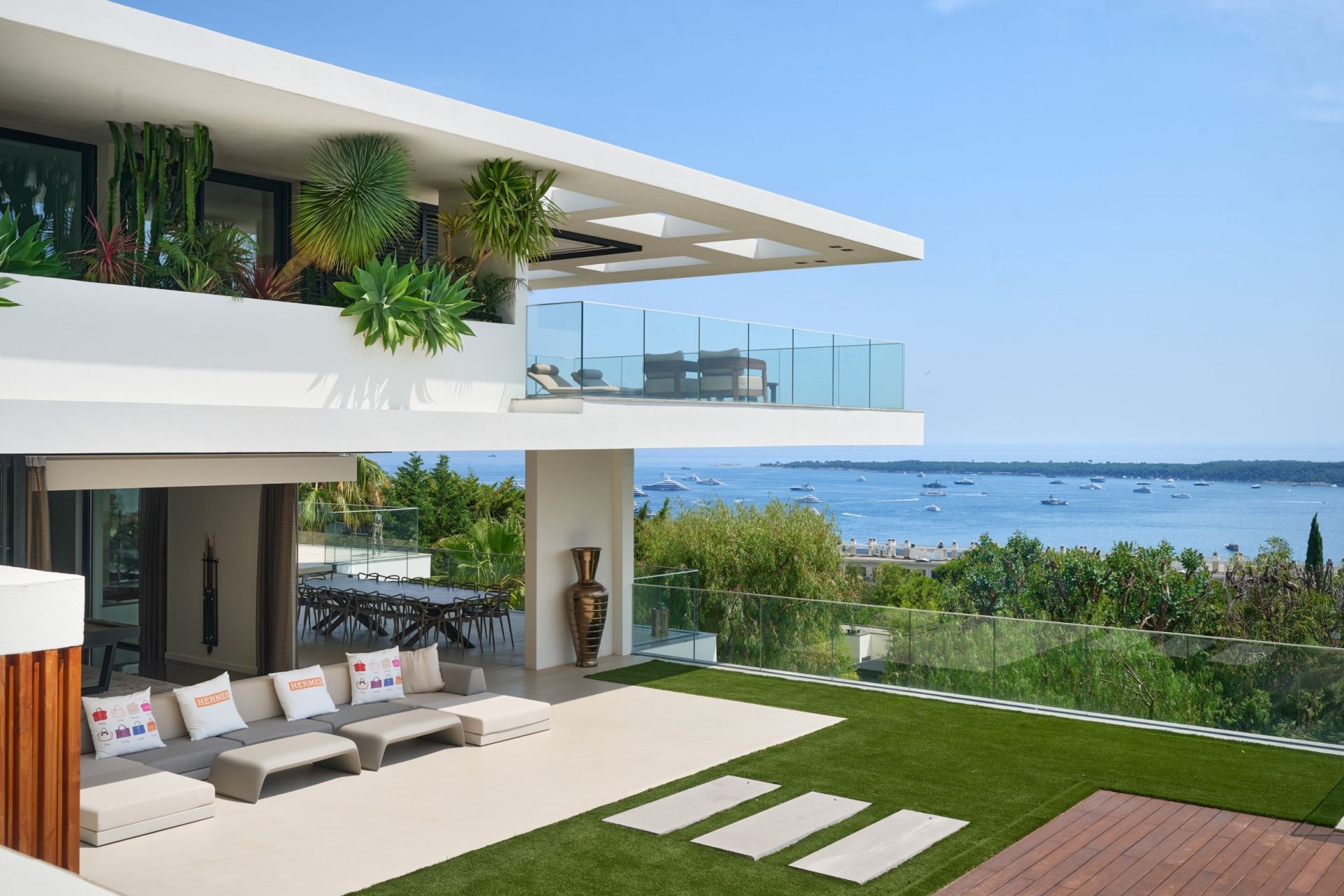architect's house 14 Rooms for sale on CANNES (06400)