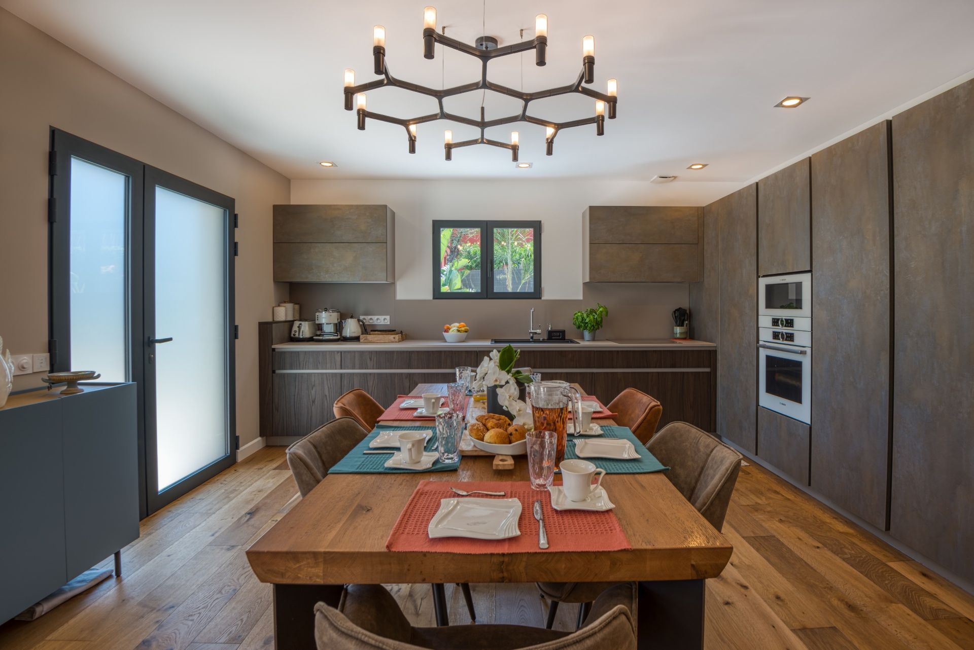 contemporary house 7 Rooms for sale on EZE (06360)