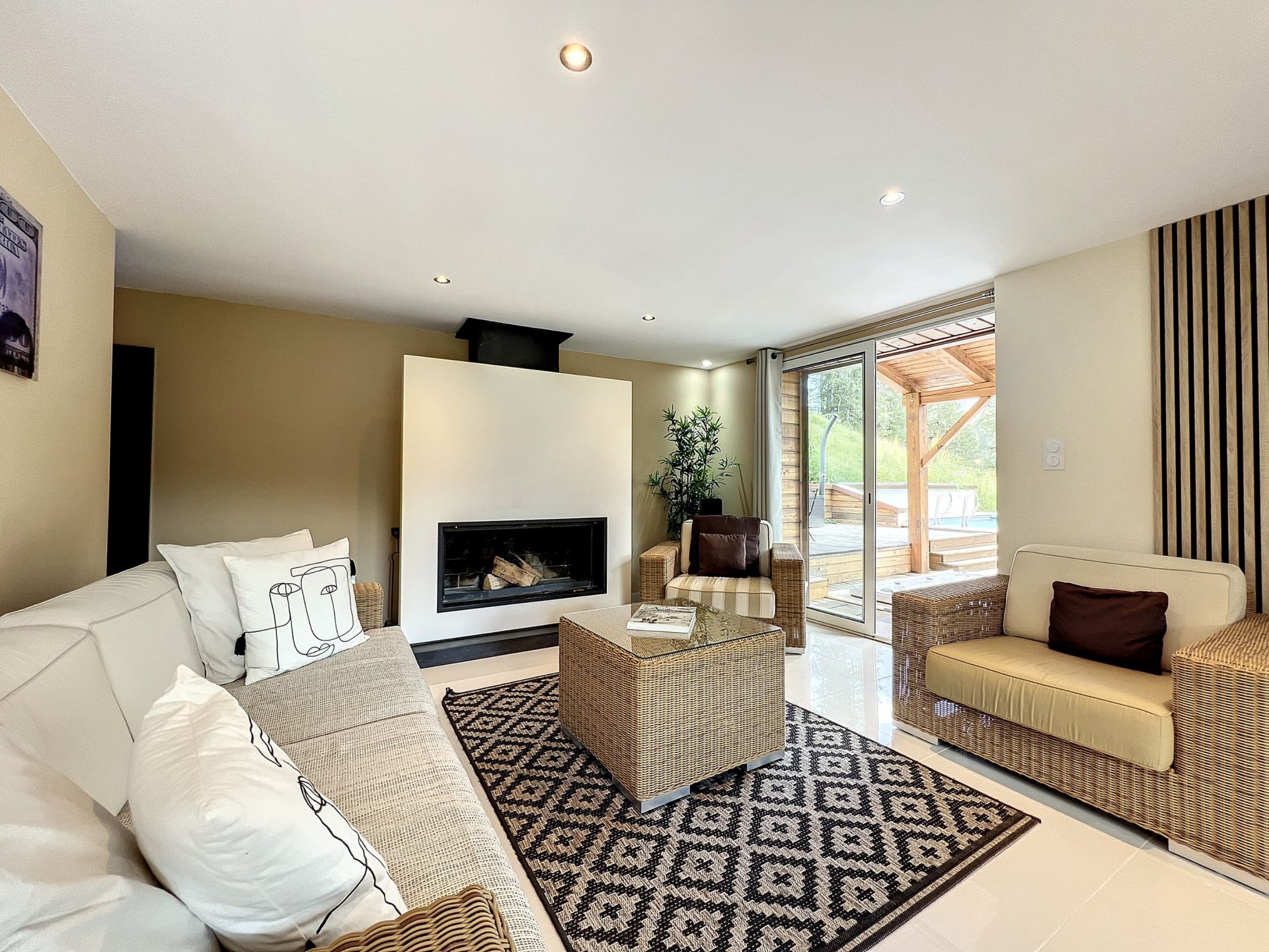 chalet 6 Rooms for sale on VALBERG (06470)