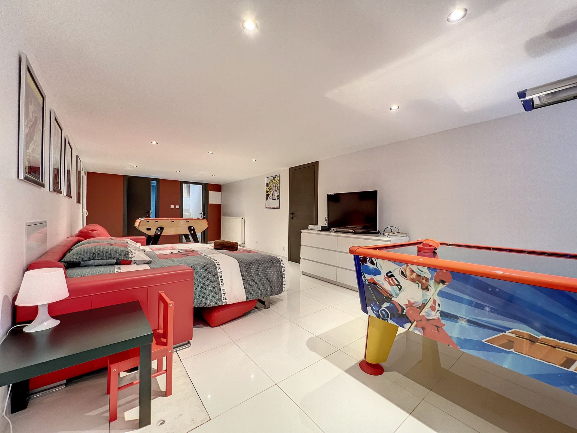 chalet 6 Rooms for sale on VALBERG (06470)