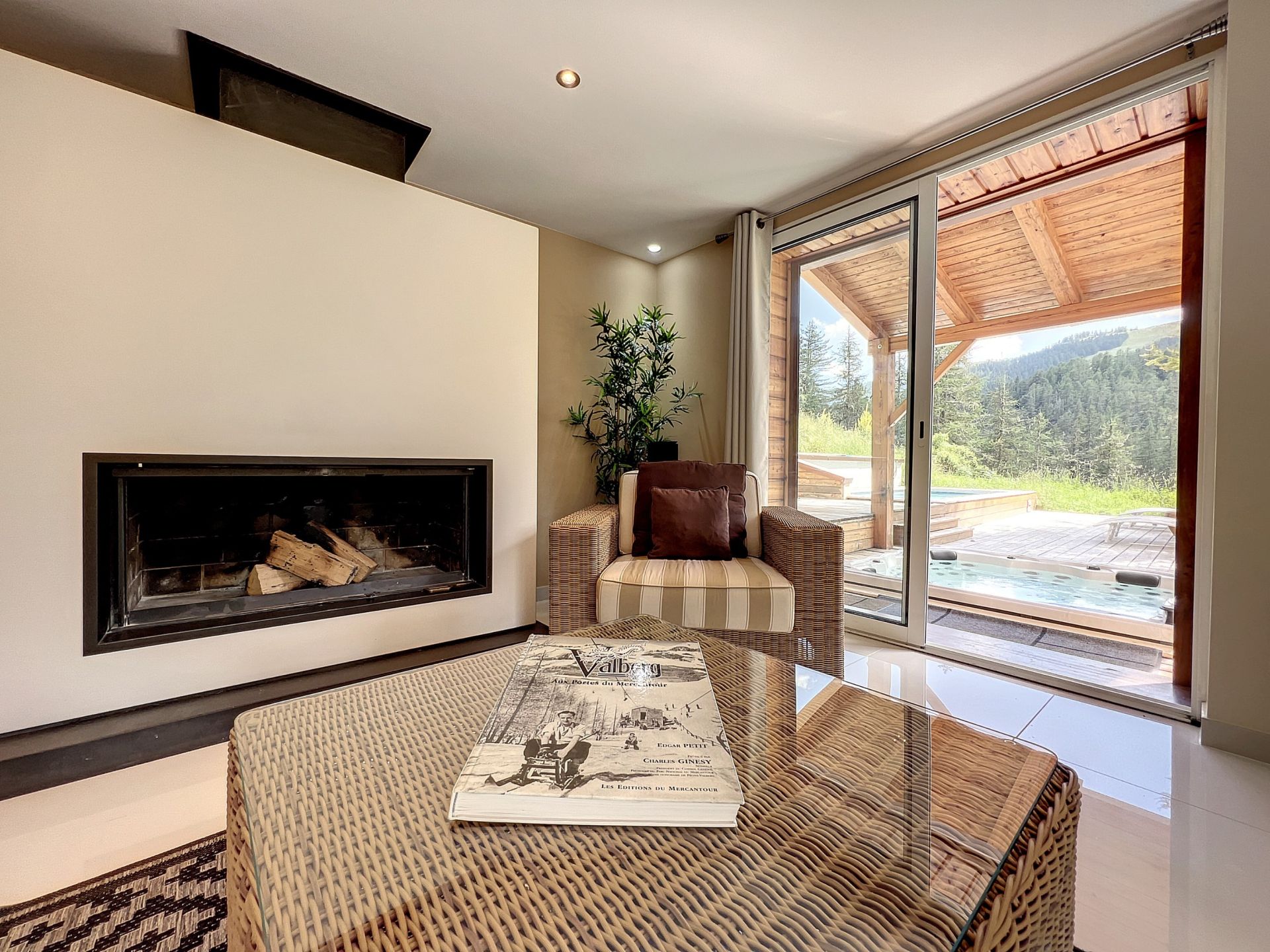 chalet 6 Rooms for sale on VALBERG (06470)