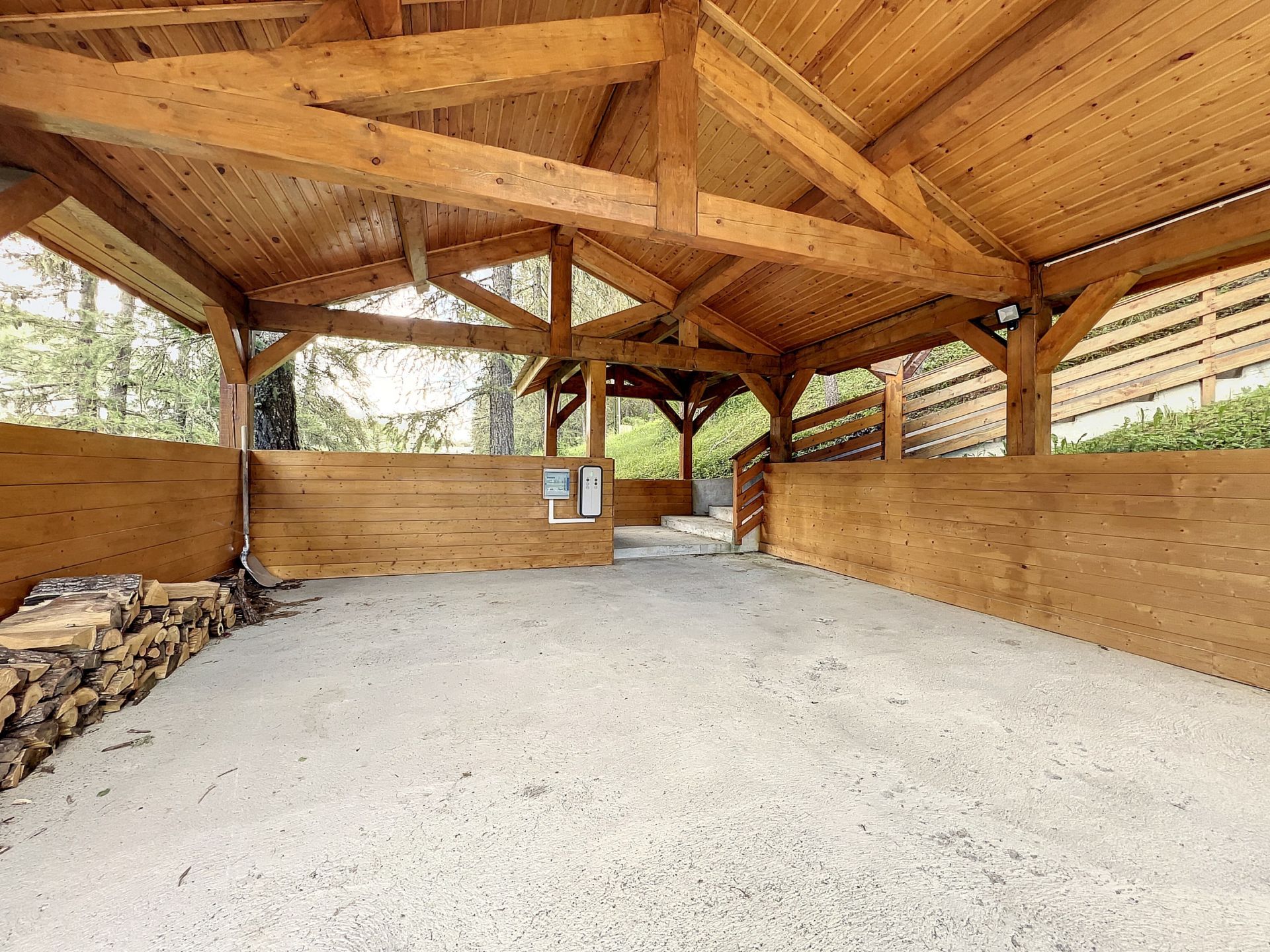 chalet 6 Rooms for sale on VALBERG (06470)