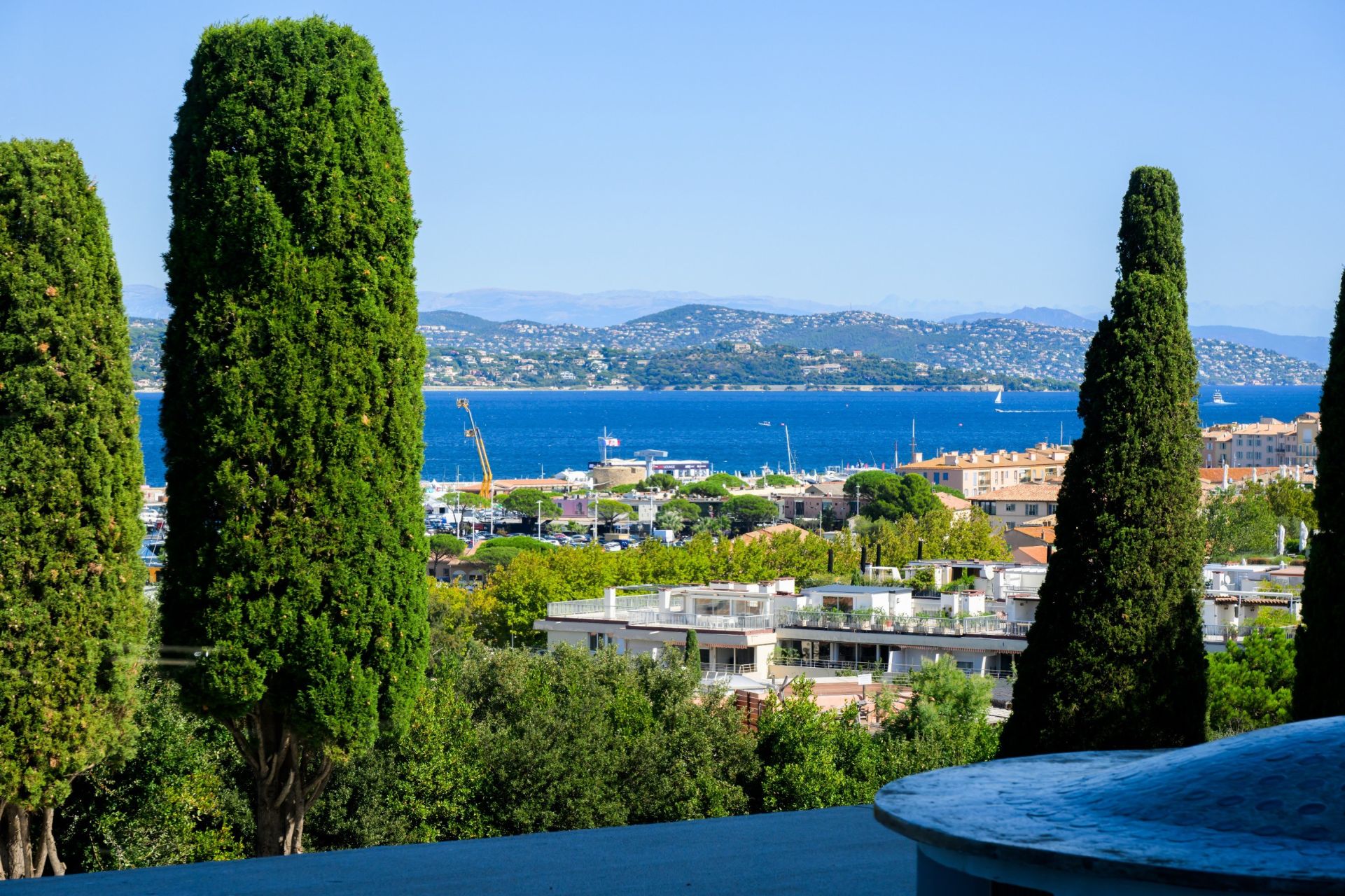apartment 3 Rooms for sale on ST TROPEZ (83990)