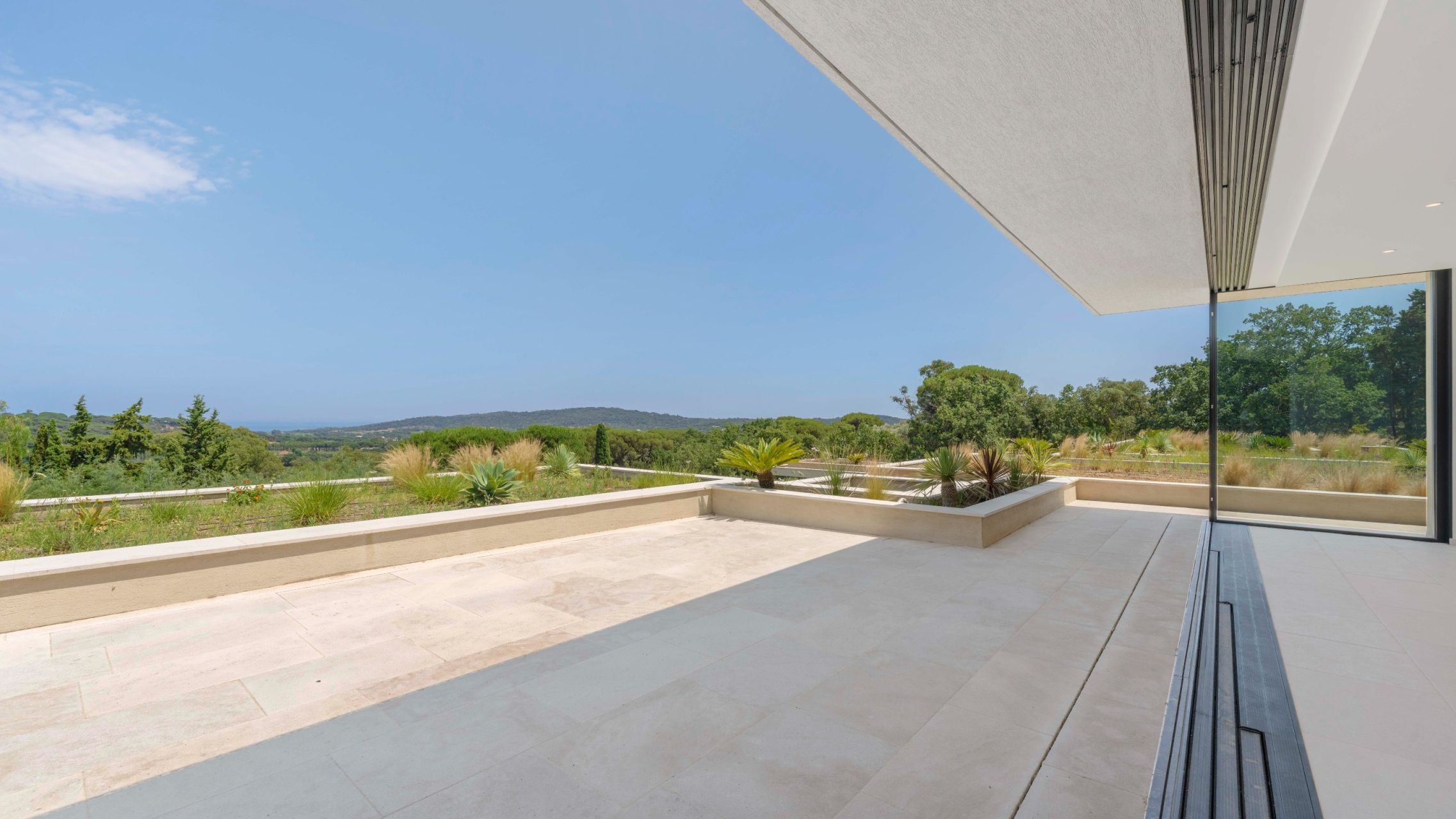 contemporary house 10 Rooms for sale on RAMATUELLE (83350)