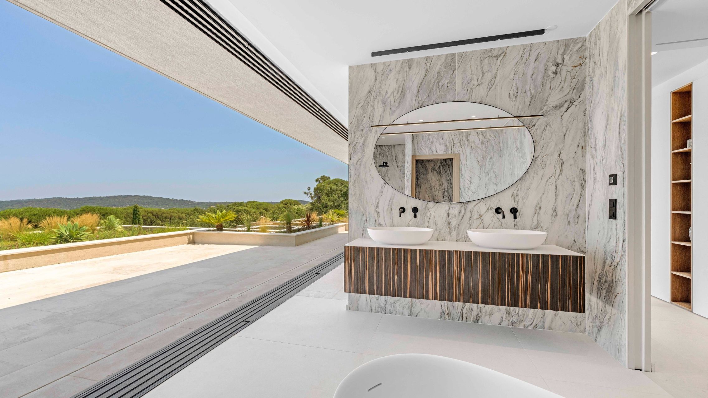 contemporary house 10 Rooms for sale on RAMATUELLE (83350)