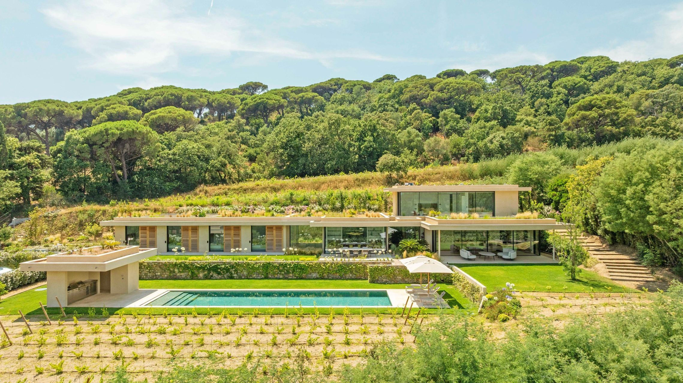contemporary house 10 Rooms for sale on RAMATUELLE (83350)