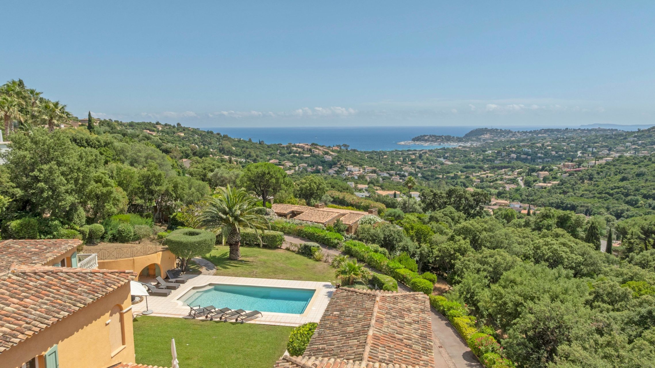 bastide 12 Rooms for sale on CAVALAIRE SUR MER (83240)
