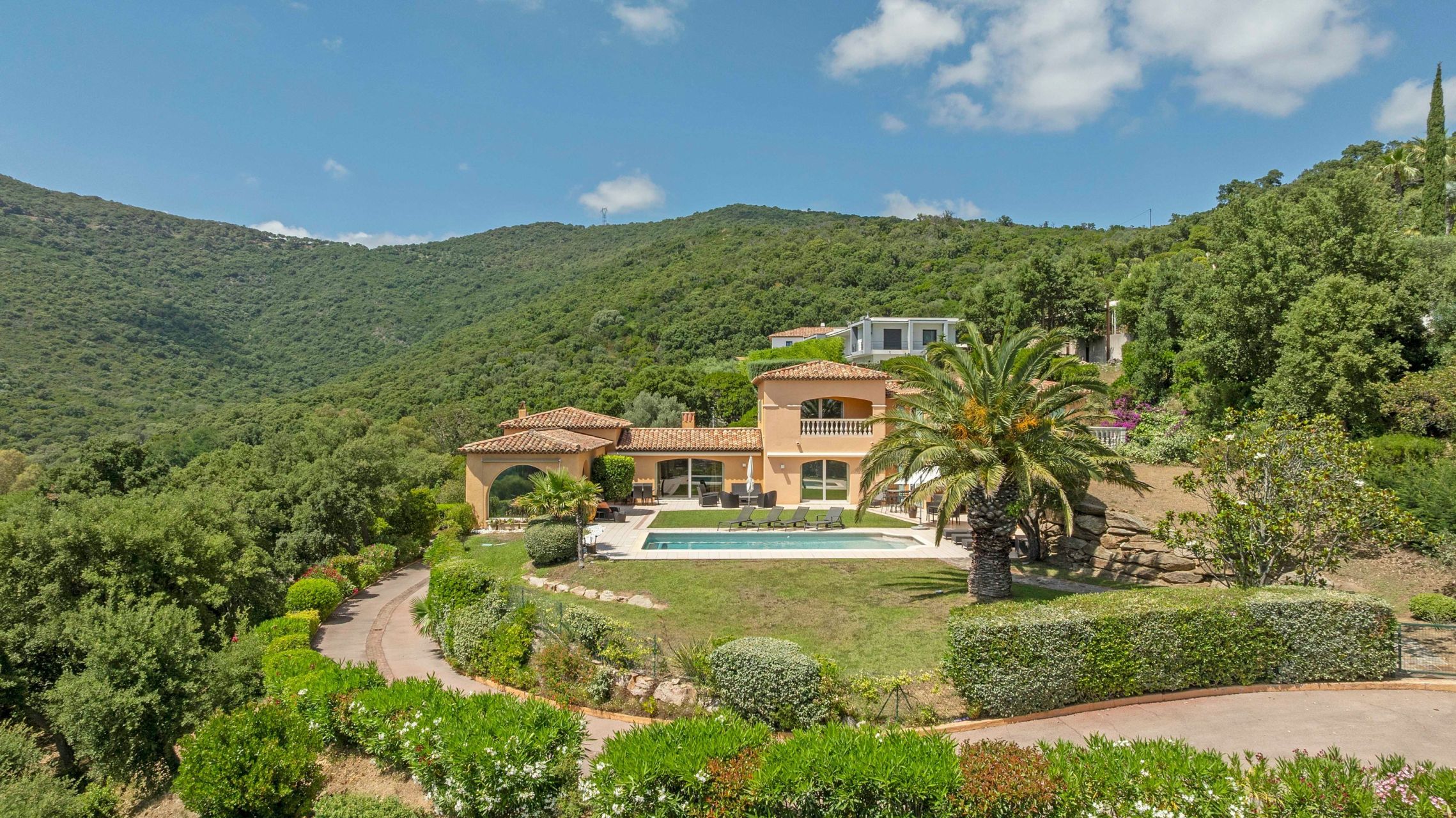 bastide 12 Rooms for sale on CAVALAIRE SUR MER (83240)