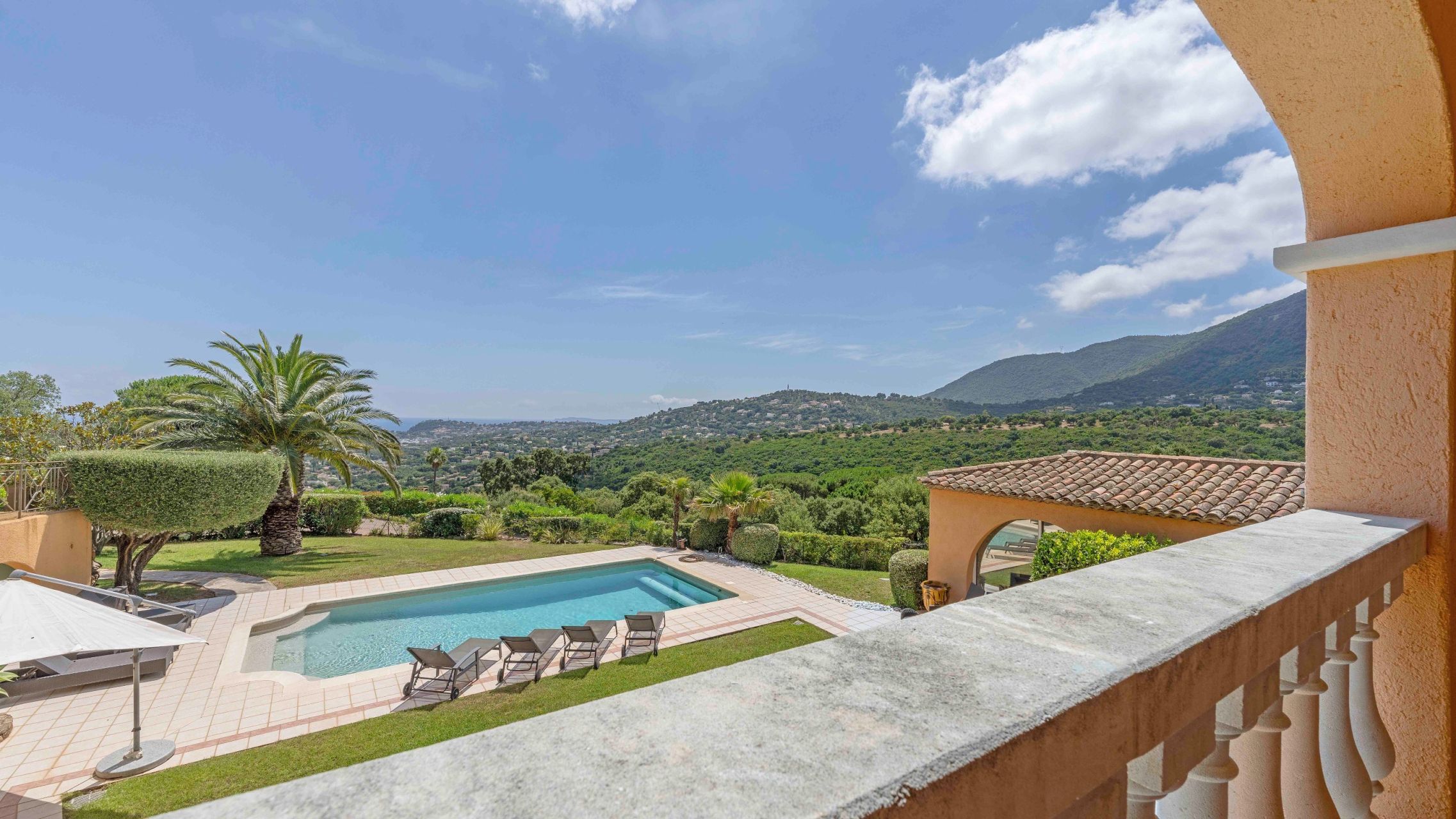 bastide 12 Rooms for sale on CAVALAIRE SUR MER (83240)