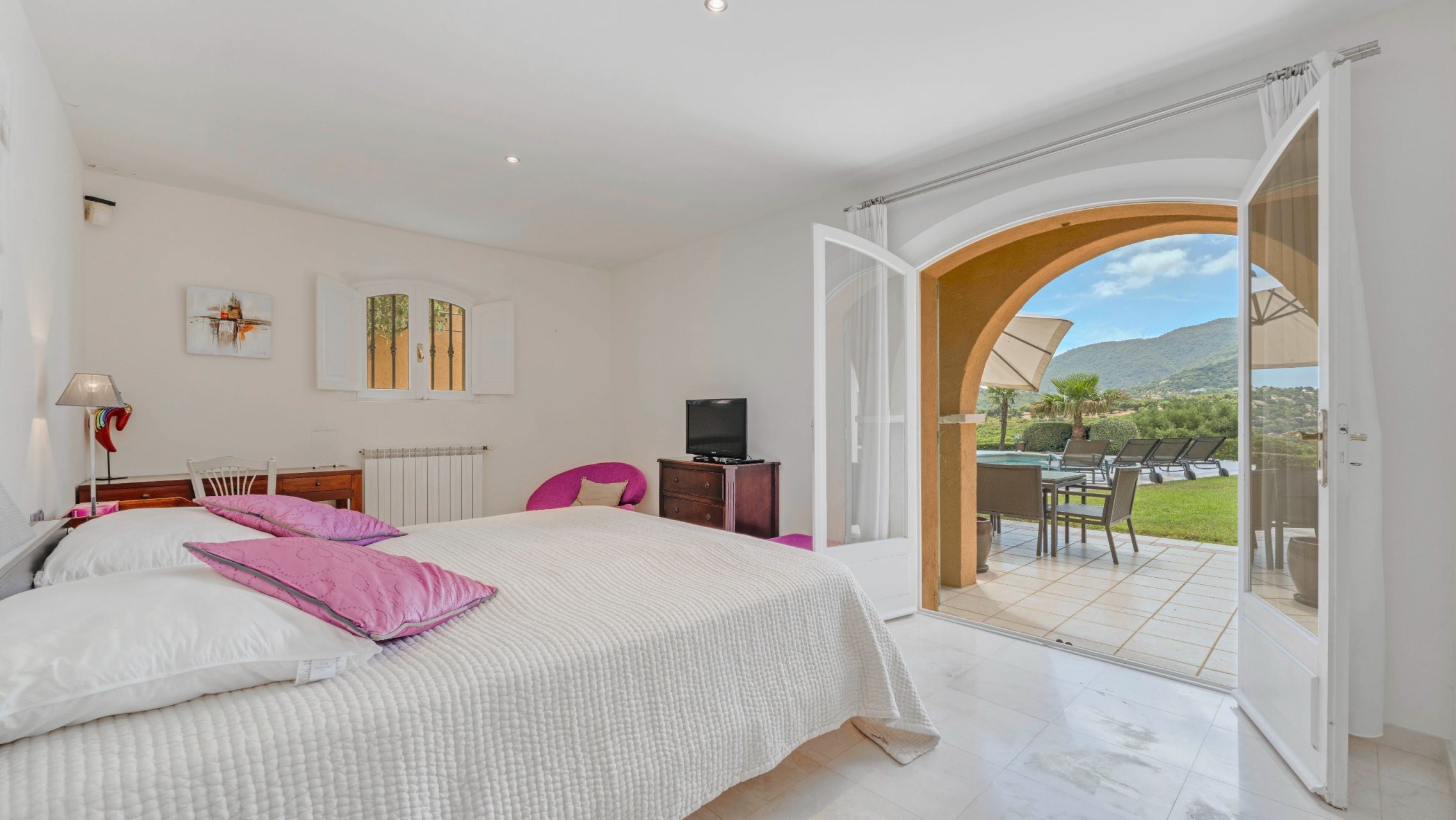 bastide 12 Rooms for sale on CAVALAIRE SUR MER (83240)