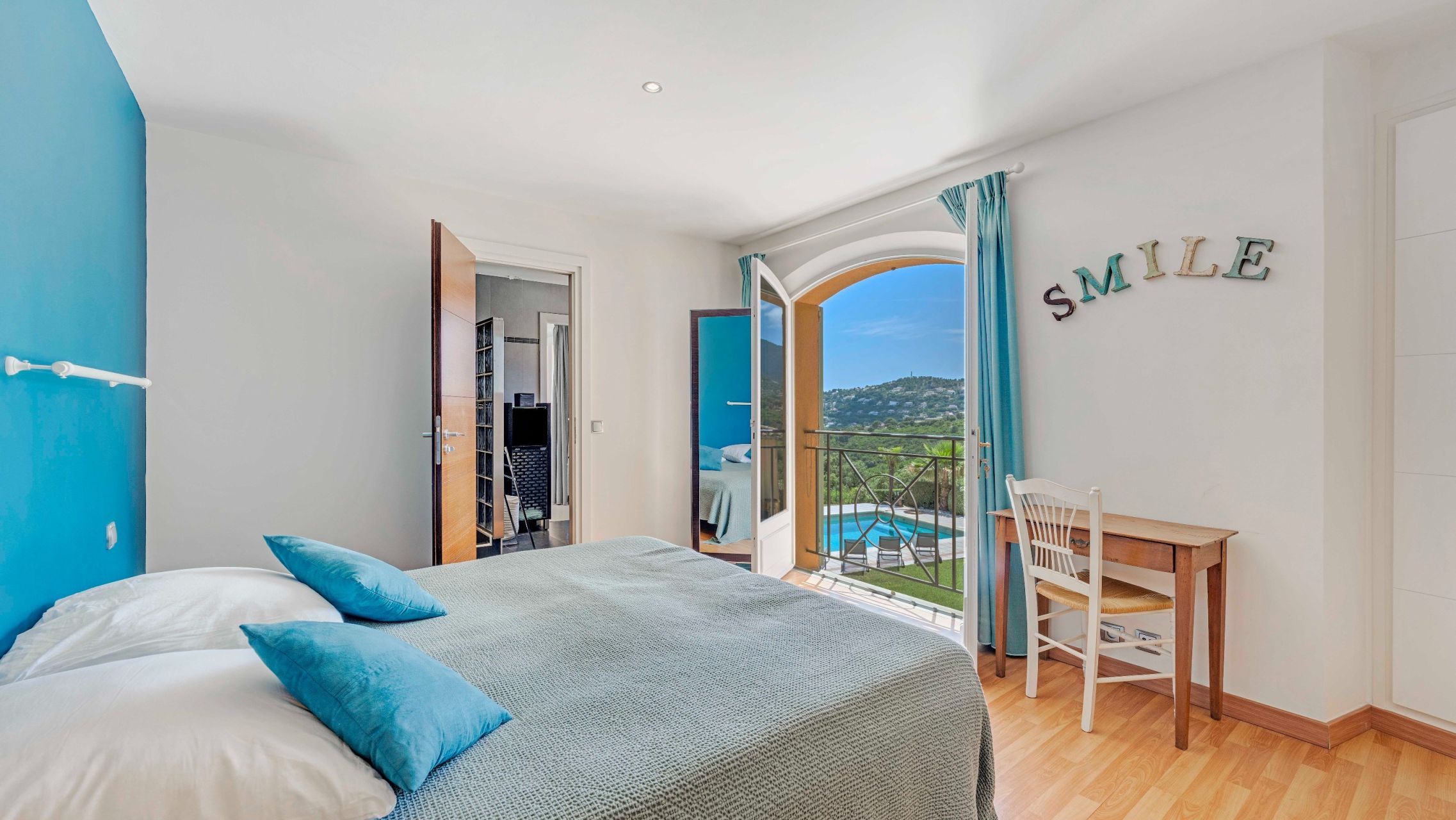 bastide 12 Rooms for sale on CAVALAIRE SUR MER (83240)