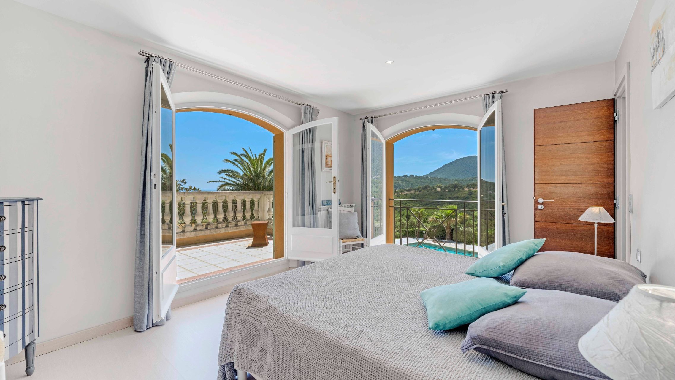 bastide 12 Rooms for sale on CAVALAIRE SUR MER (83240)