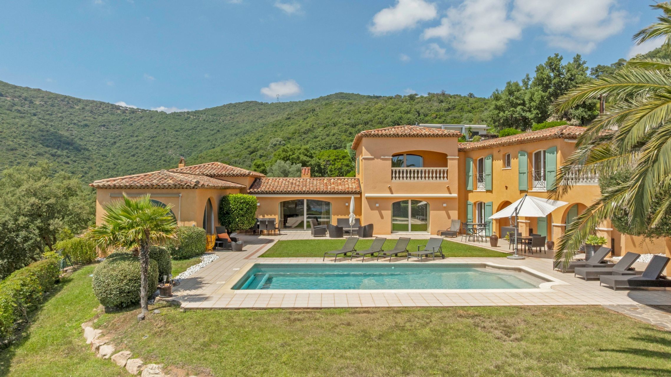 bastide 12 Rooms for sale on CAVALAIRE SUR MER (83240)