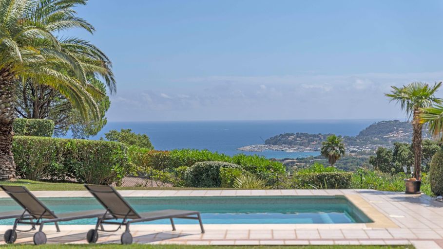bastide 12 Rooms for sale on CAVALAIRE SUR MER (83240)