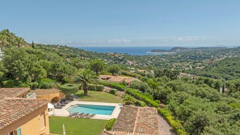 Sale Bastide Cavalaire-sur-Mer 12&nbsp;Rooms 495&nbsp;m²