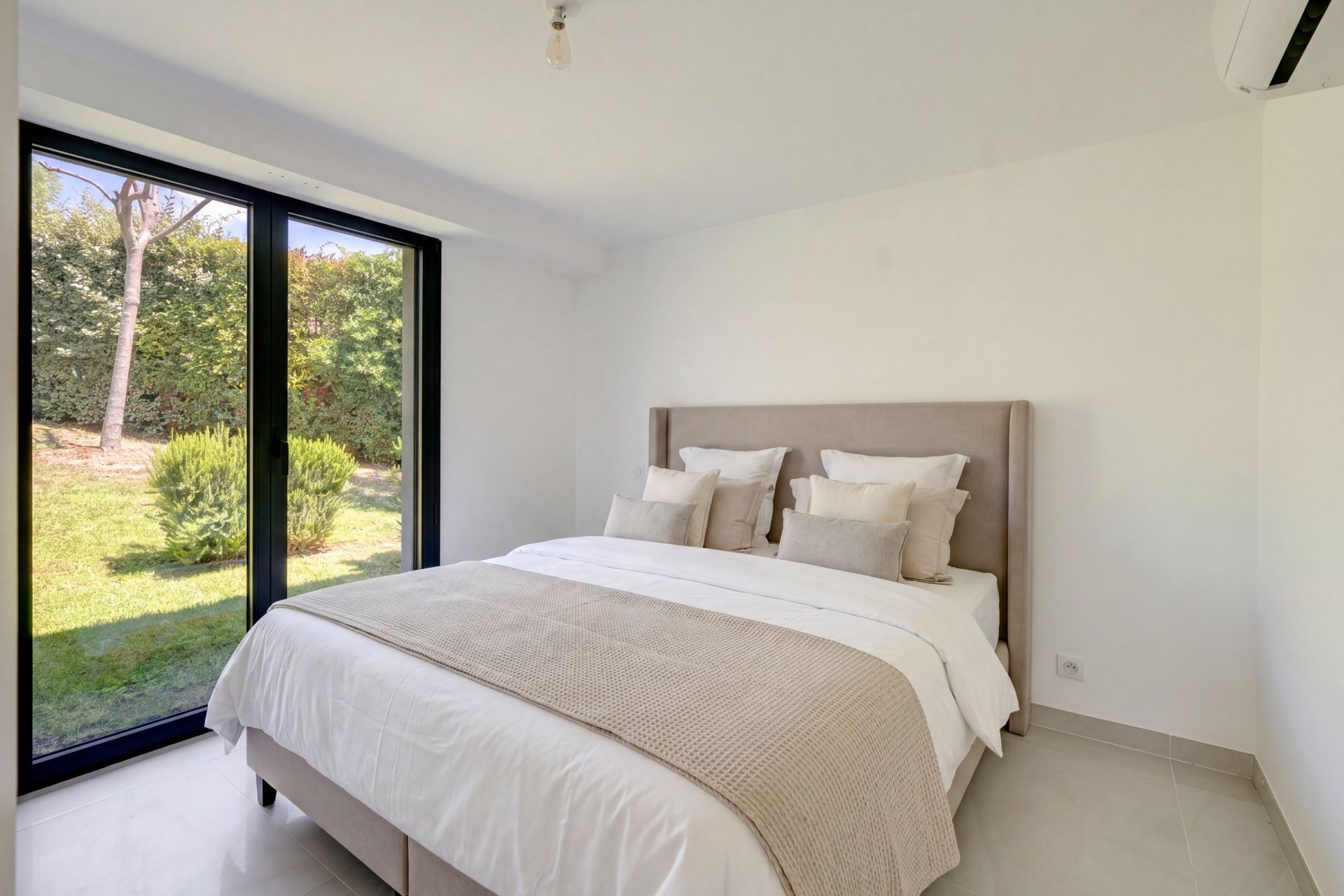 appartement 3 Pièces en vente sur VALLAURIS (06220)