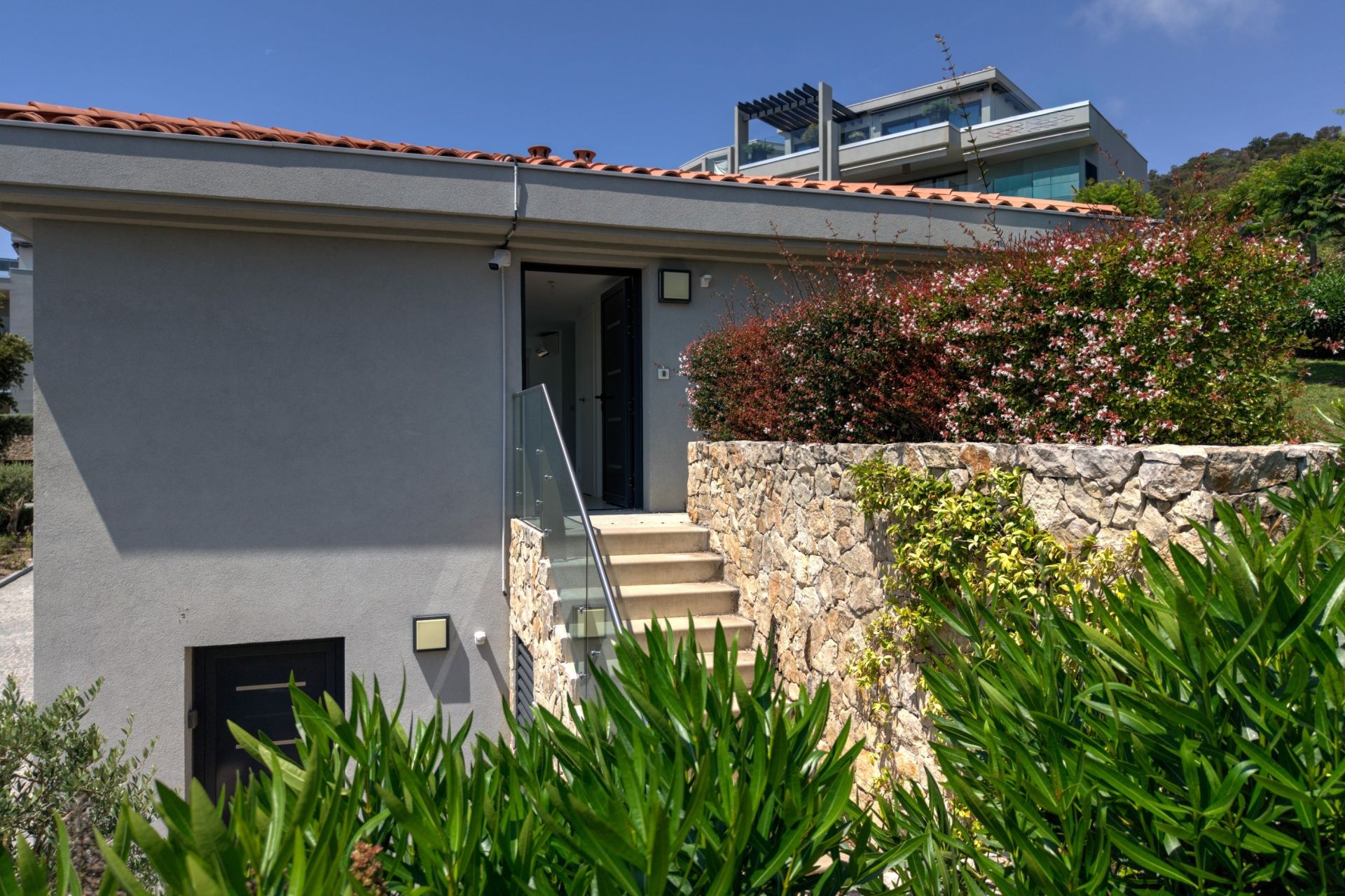 apartment 3 Rooms for sale on VALLAURIS (06220)
