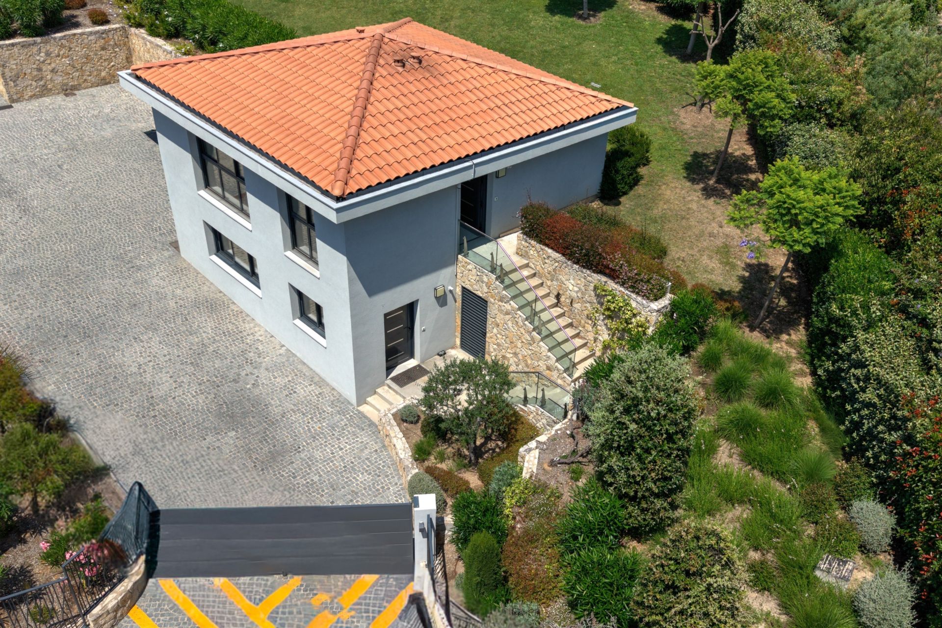 apartment 3 Rooms for sale on VALLAURIS (06220)