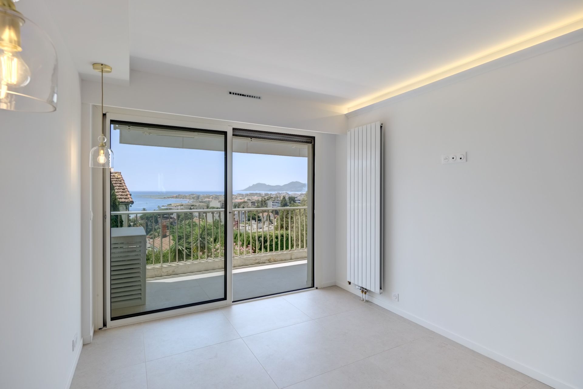 apartment 2 Rooms for sale on CANNES (06400)