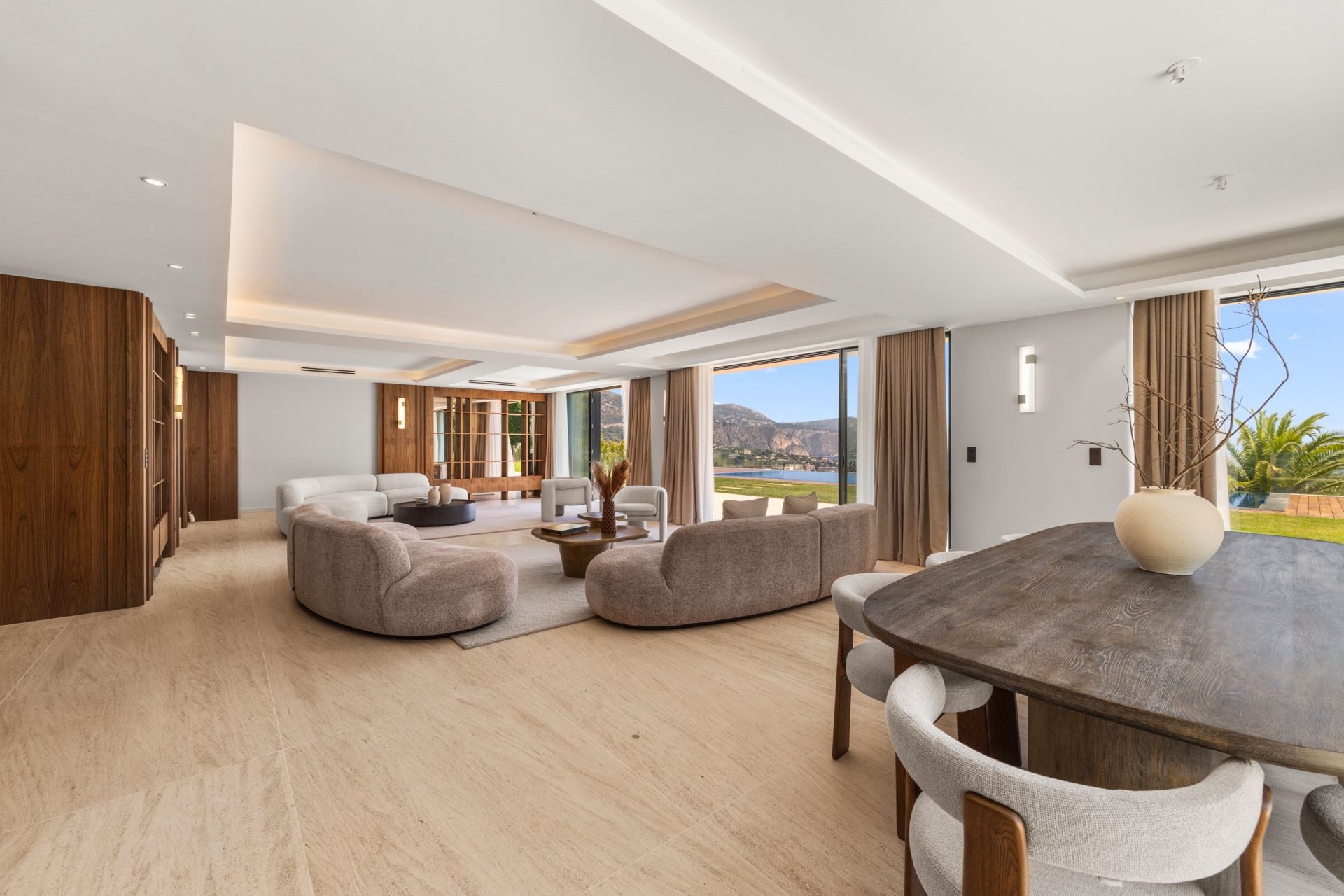 contemporary house 8 Rooms for sale on NICE (06000)