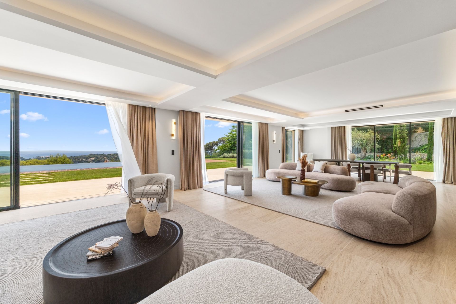 contemporary house 8 Rooms for sale on NICE (06000)