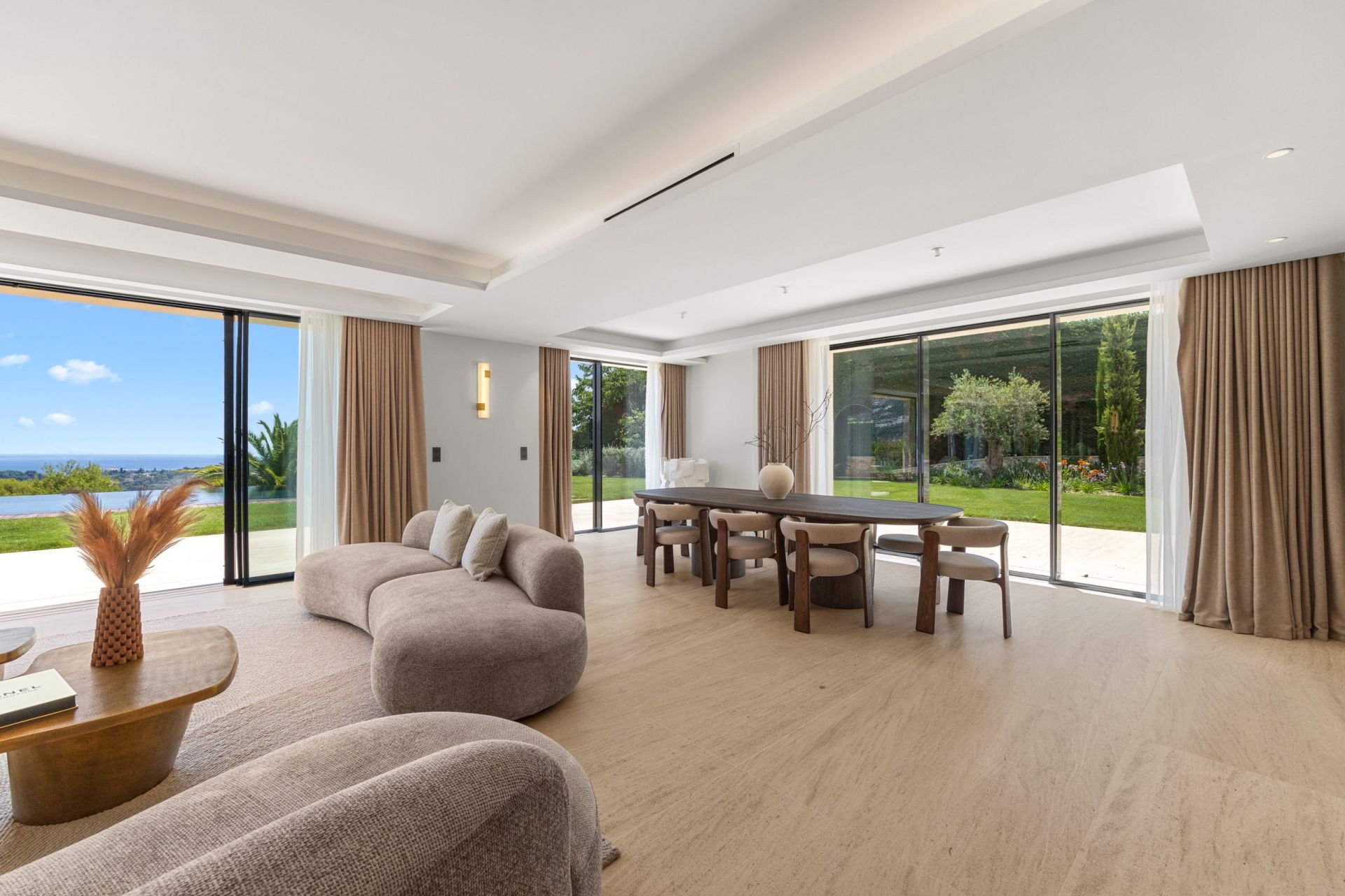 contemporary house 8 Rooms for sale on NICE (06000)