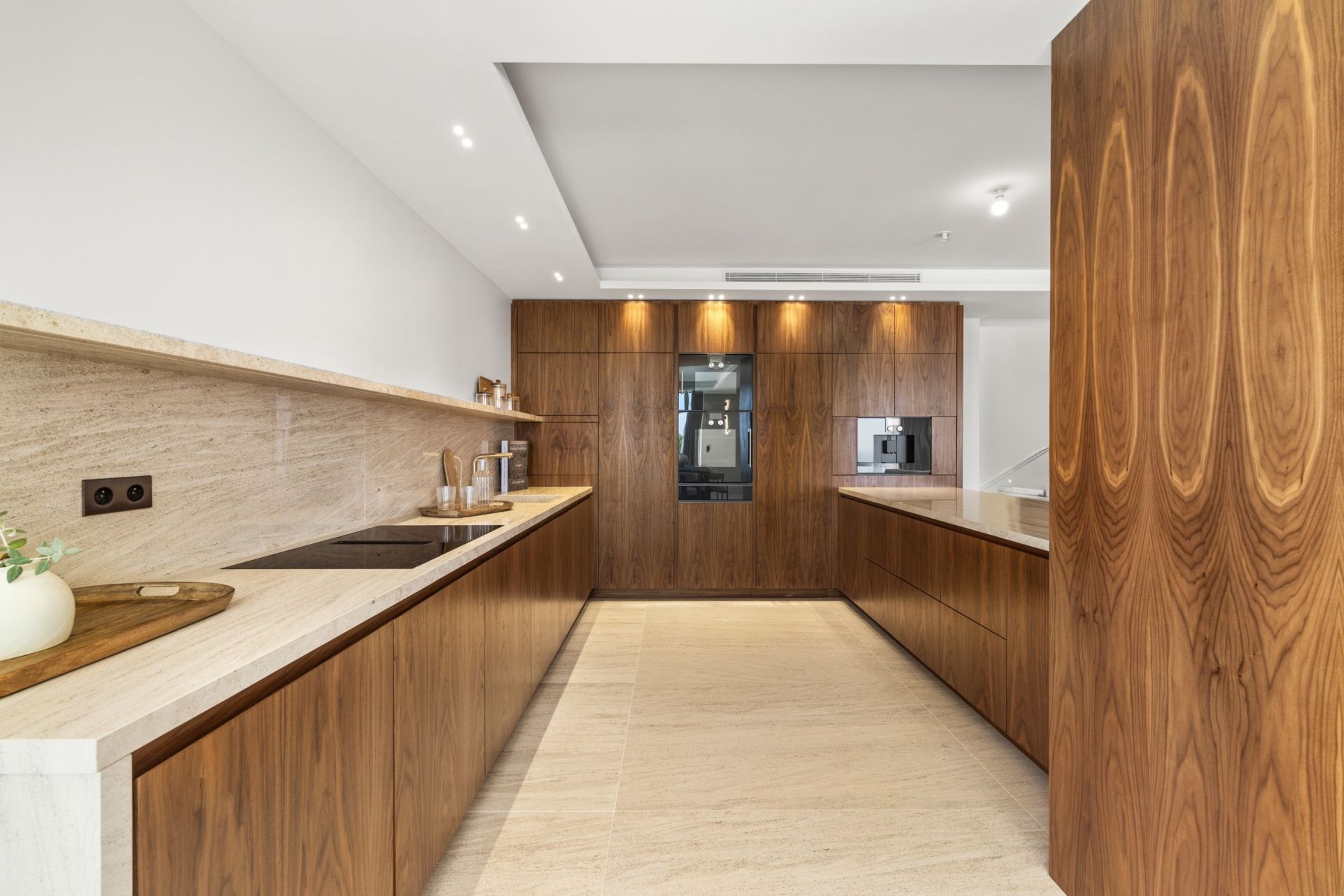 contemporary house 8 Rooms for sale on NICE (06000)