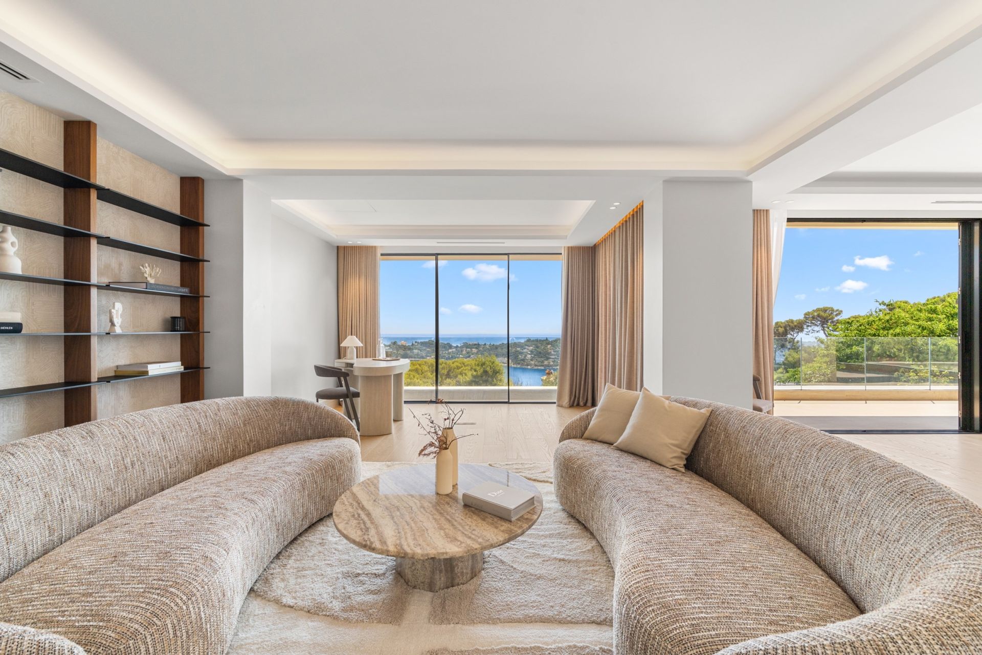contemporary house 8 Rooms for sale on NICE (06000)