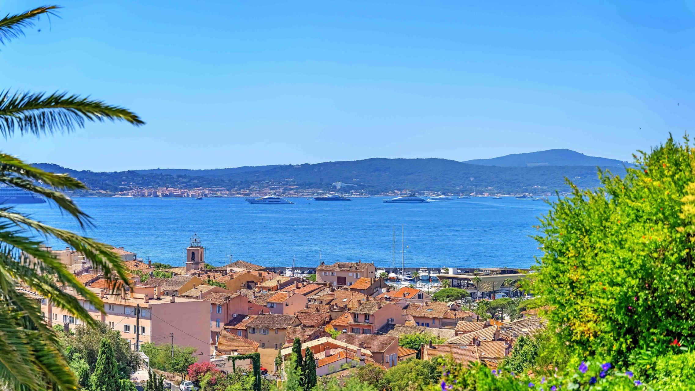 villa 6 Rooms for sale on STE MAXIME (83120)
