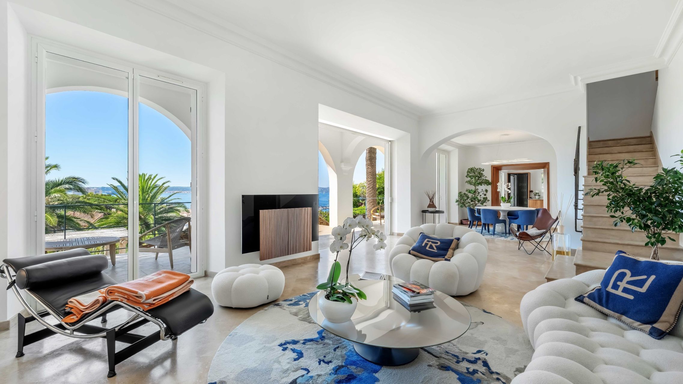 villa 6 Rooms for sale on STE MAXIME (83120)